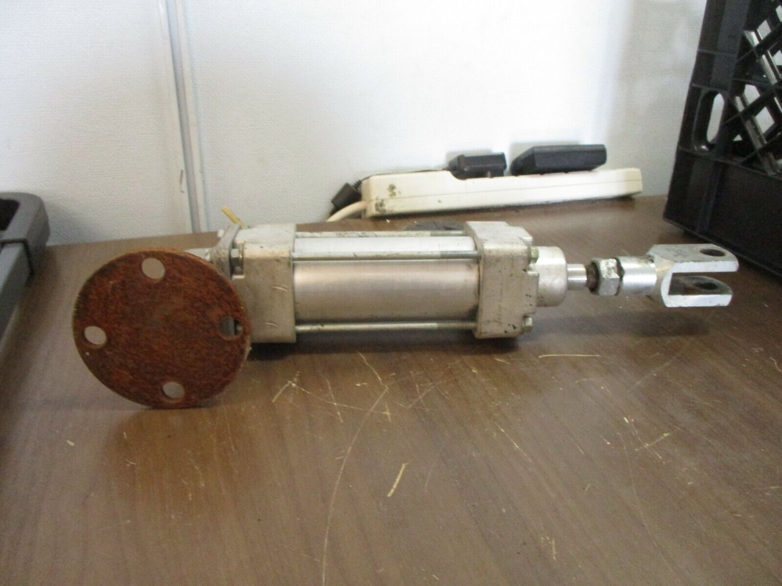 Mecman Series 1600 Pneumatic Air Cylinder 1605-08-000-1 10bar Stroke: 80mm Used