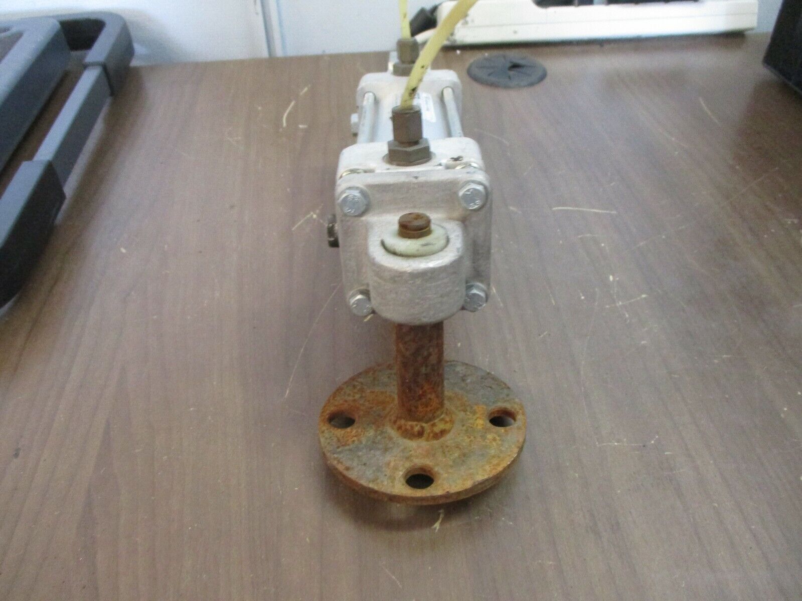 Mecman Series 1600 Pneumatic Air Cylinder 1605-08-000-1 10bar Stroke: 80mm Used