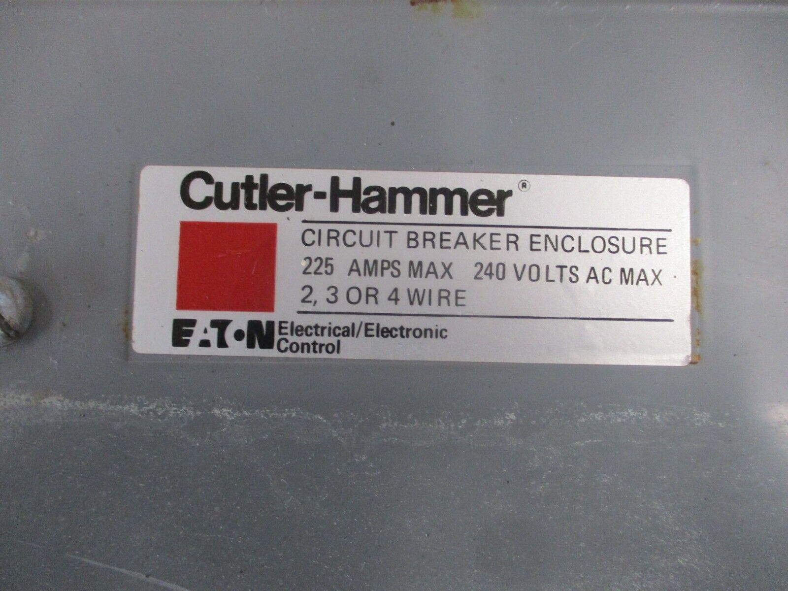 Cutler-Hammer Enclosed Circuit Breaker CC 3225 225A 240V 3P Type 1 Enclosure Use
