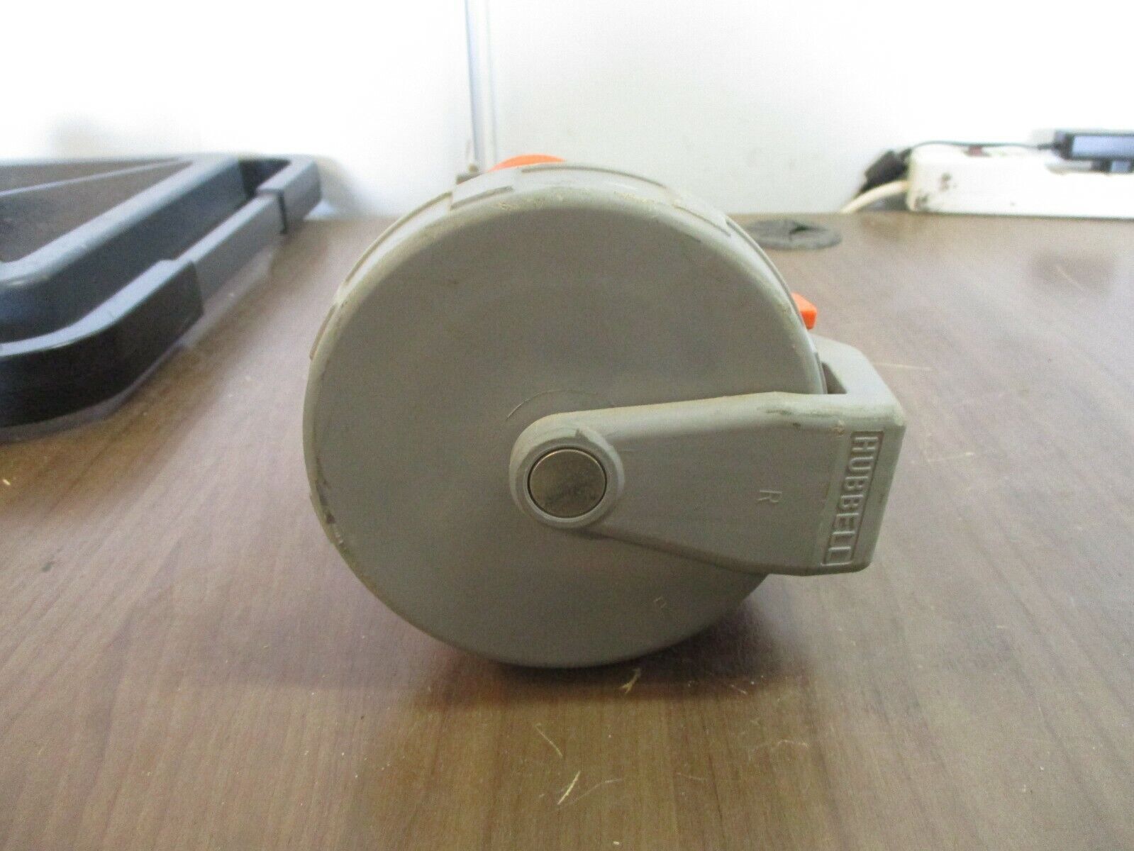 Hubbell Connector 4100C12W 100A 125/250VAC Used