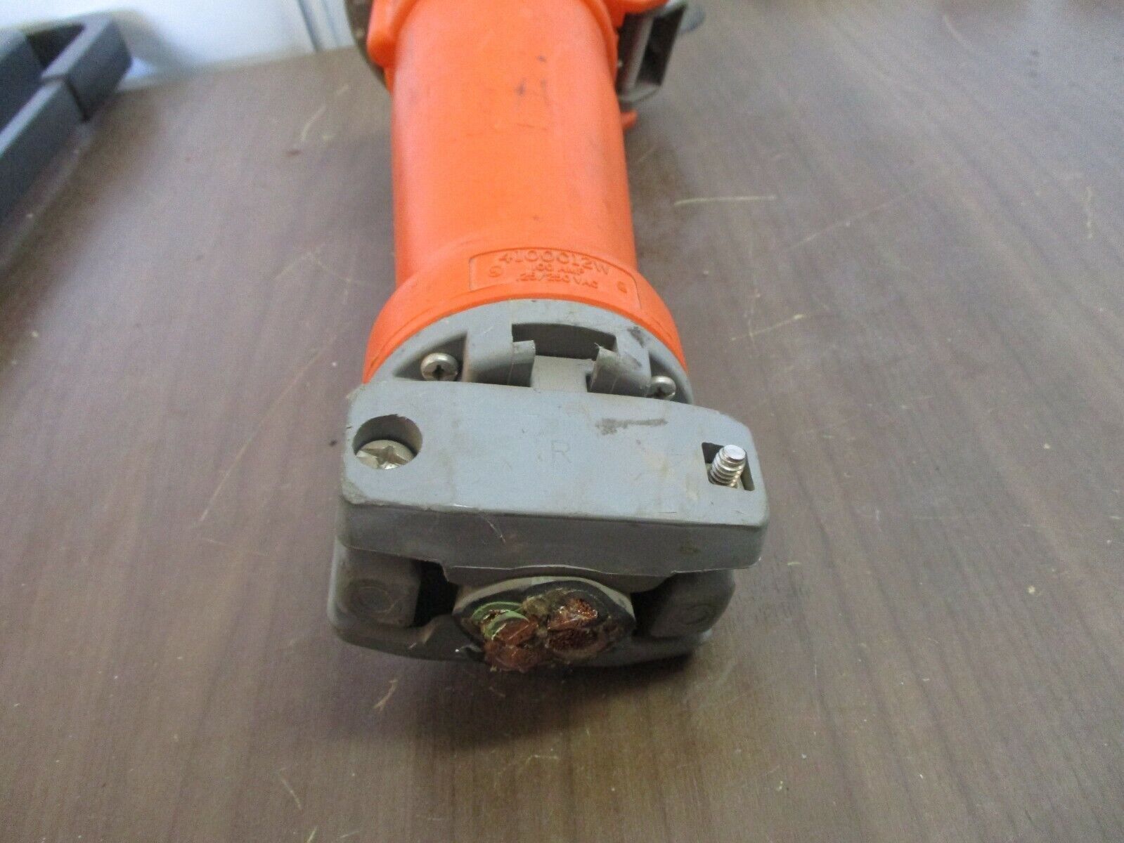 Hubbell Connector 4100C12W 100A 125/250VAC Used