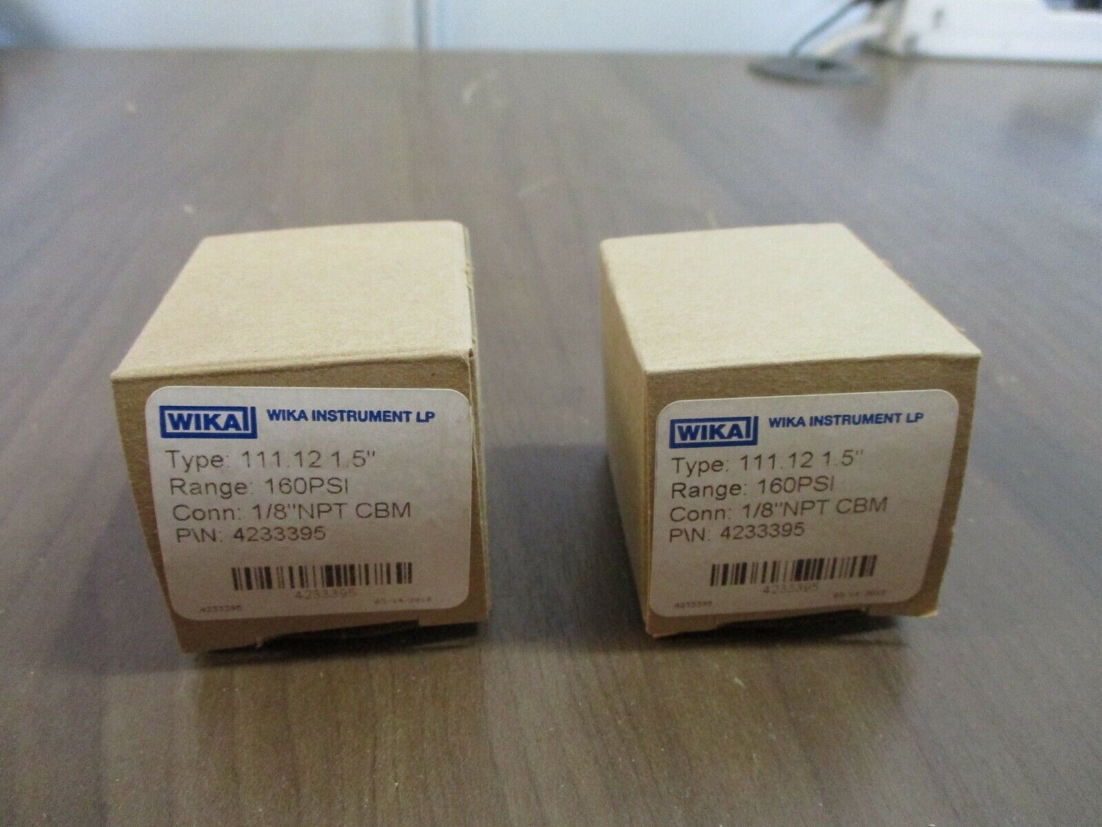 Wika Pressure Gauge 4233395 Type: 111.12 1.5" Range: 160PSI Conn: 1/8" NPT CBM