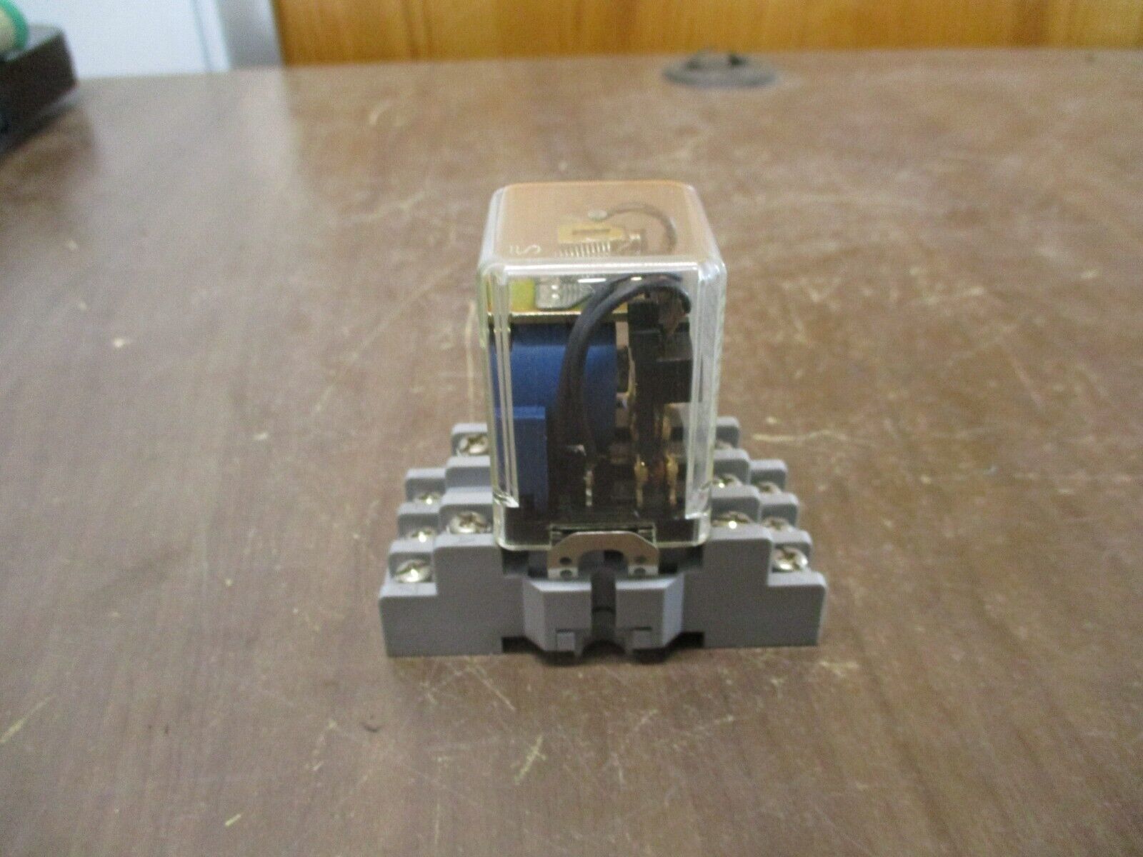 Deltrol Controls Relay 166 3PDT 24VDC Coil w/ Base Used