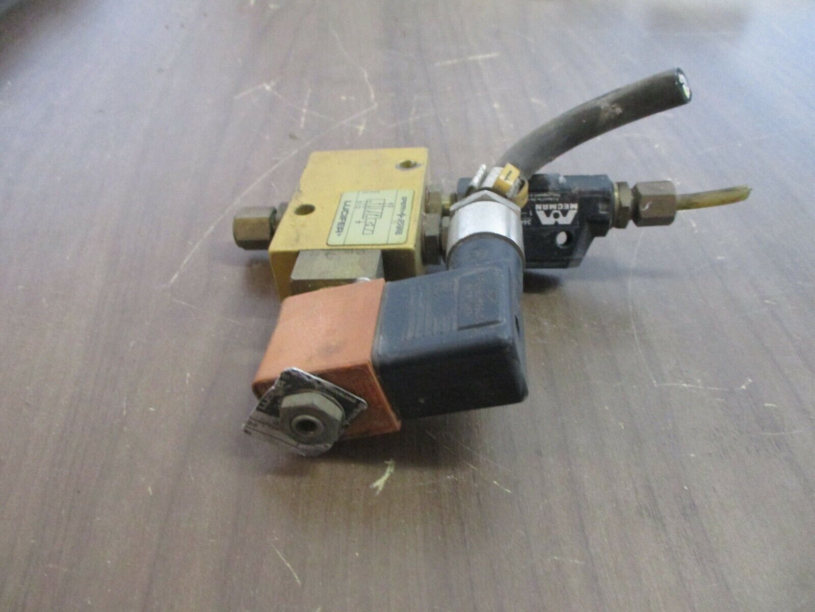Sperry-Vickers Lucifer Solenoid Valve 341L 91 Used