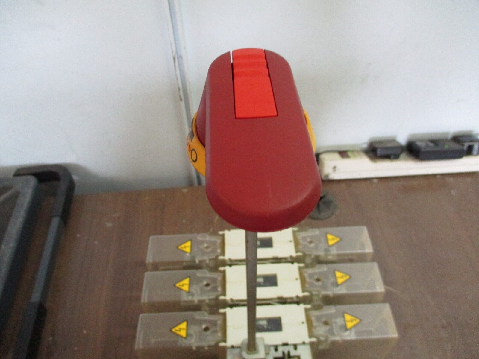 Bussmann Non-Fusible Disconnect Switch BDNF200A 200A 600V 3Ph Used