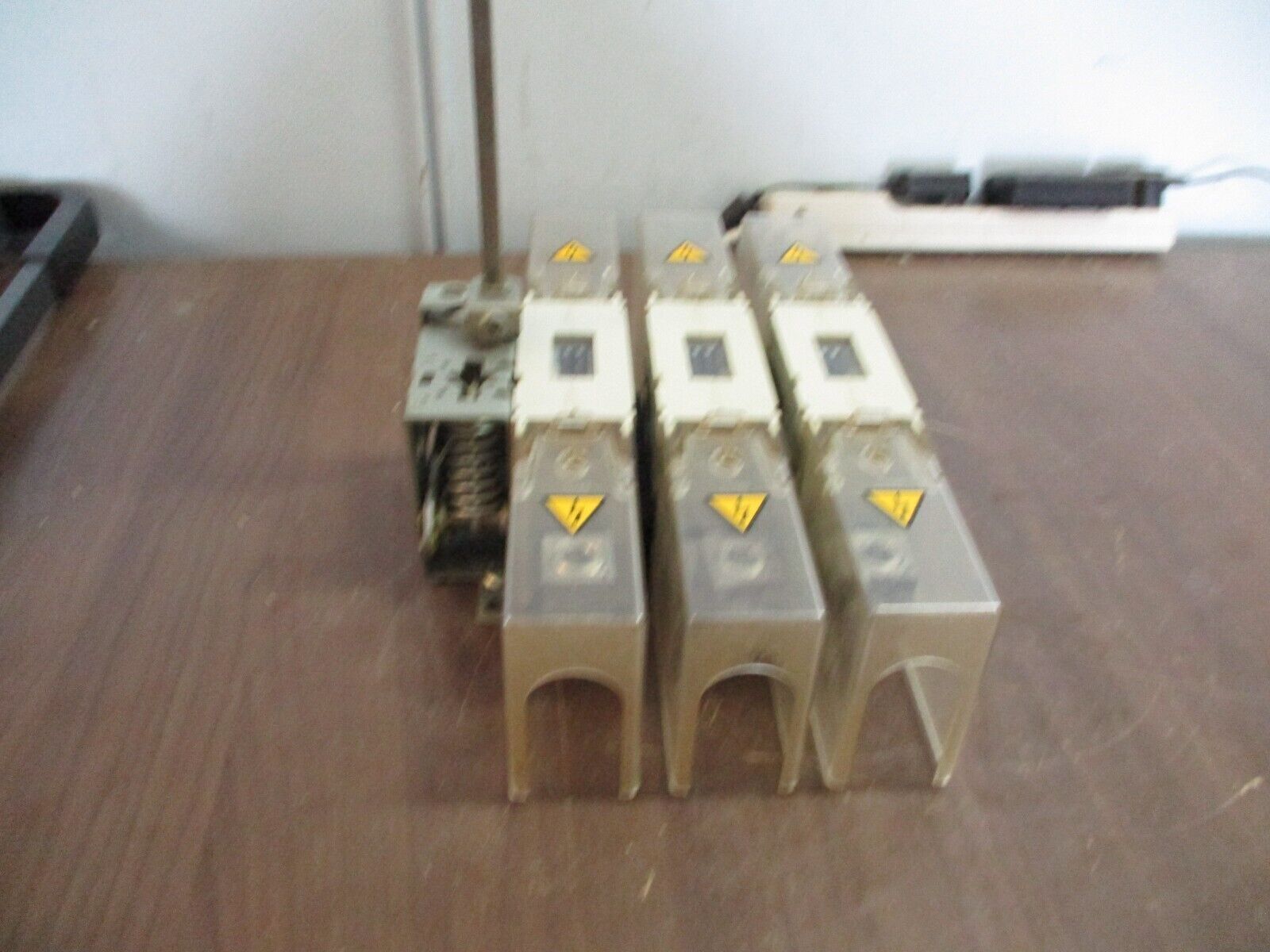 Bussmann Non-Fusible Disconnect Switch BDNF200A 200A 600V 3Ph Used