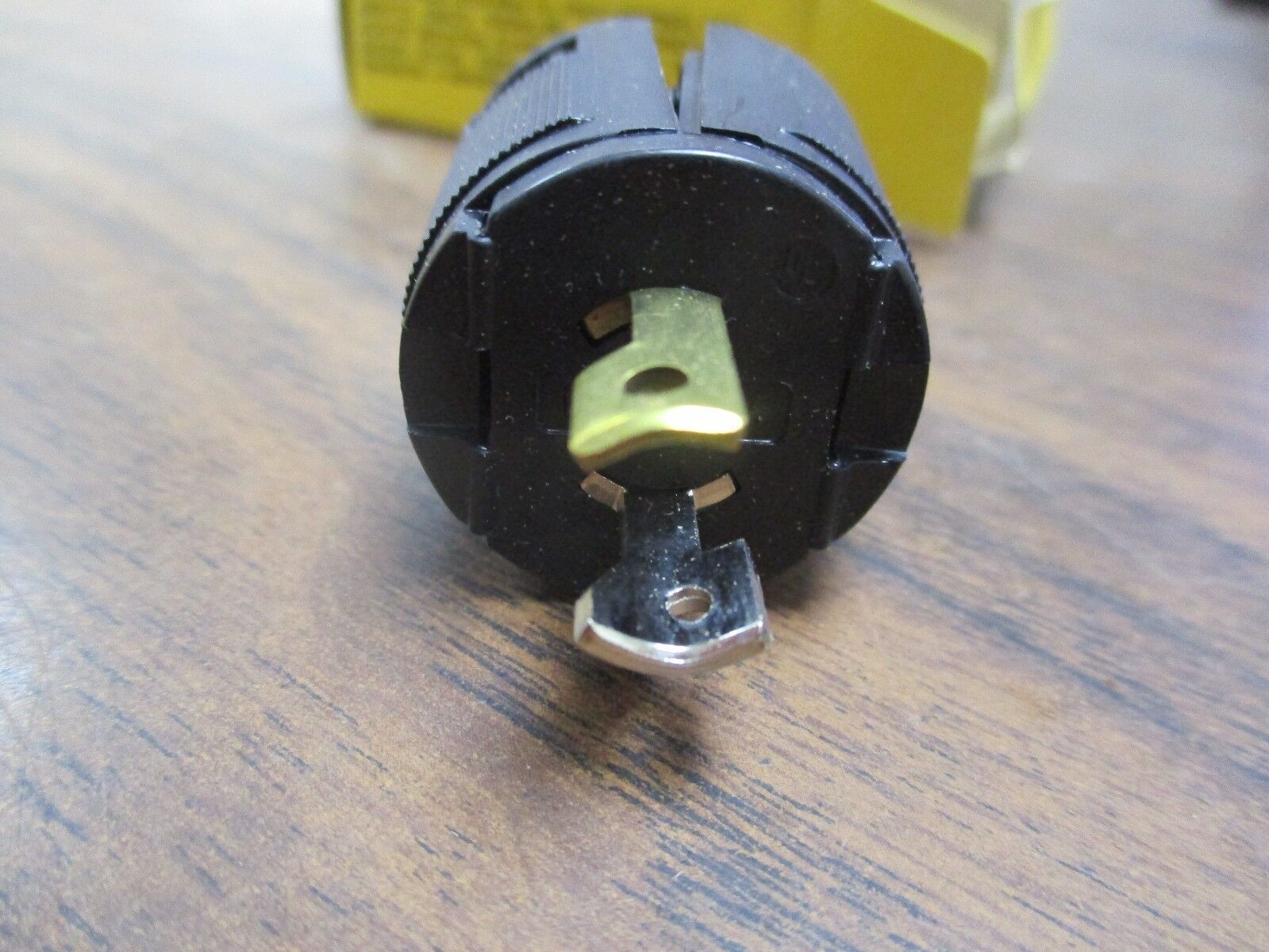 Hubbell Twist lock plug, HBL7465V, 15A,125V New Surplus