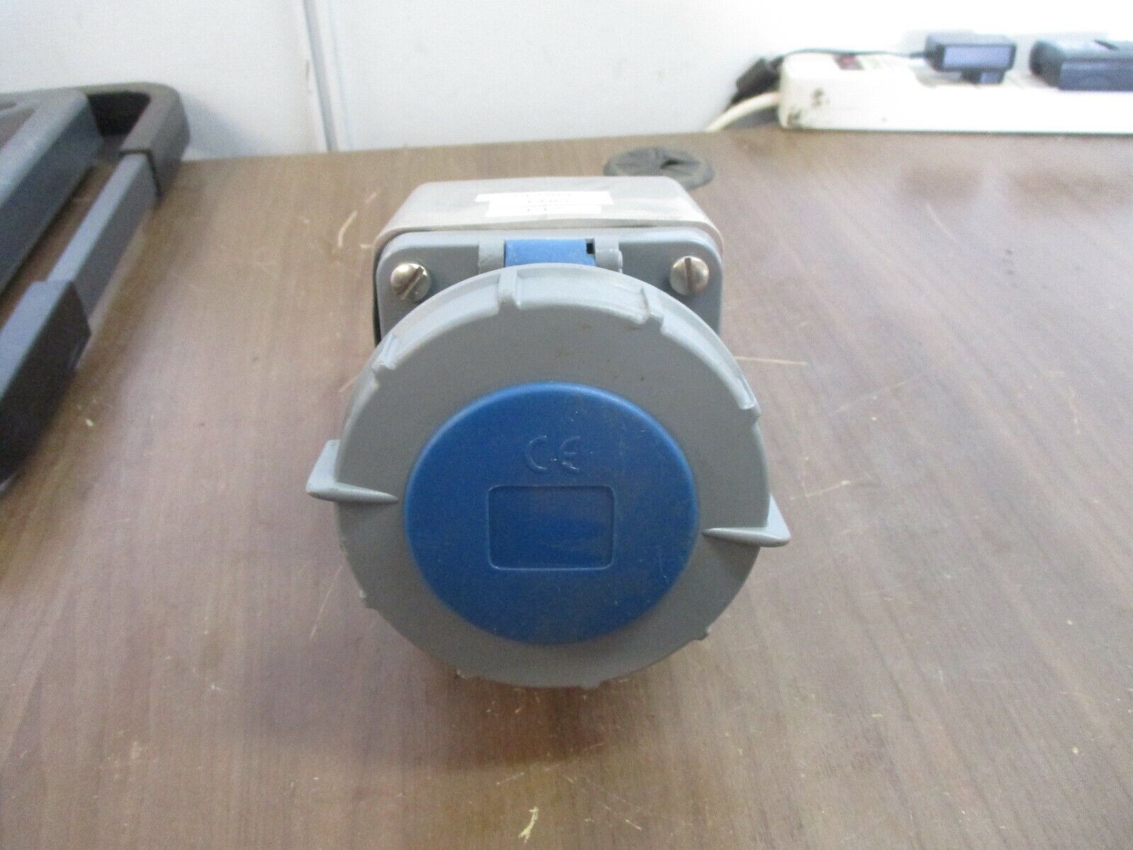 Cooper Receptacle w/ Base CD460R9W 60A 250V 3P 4W Used