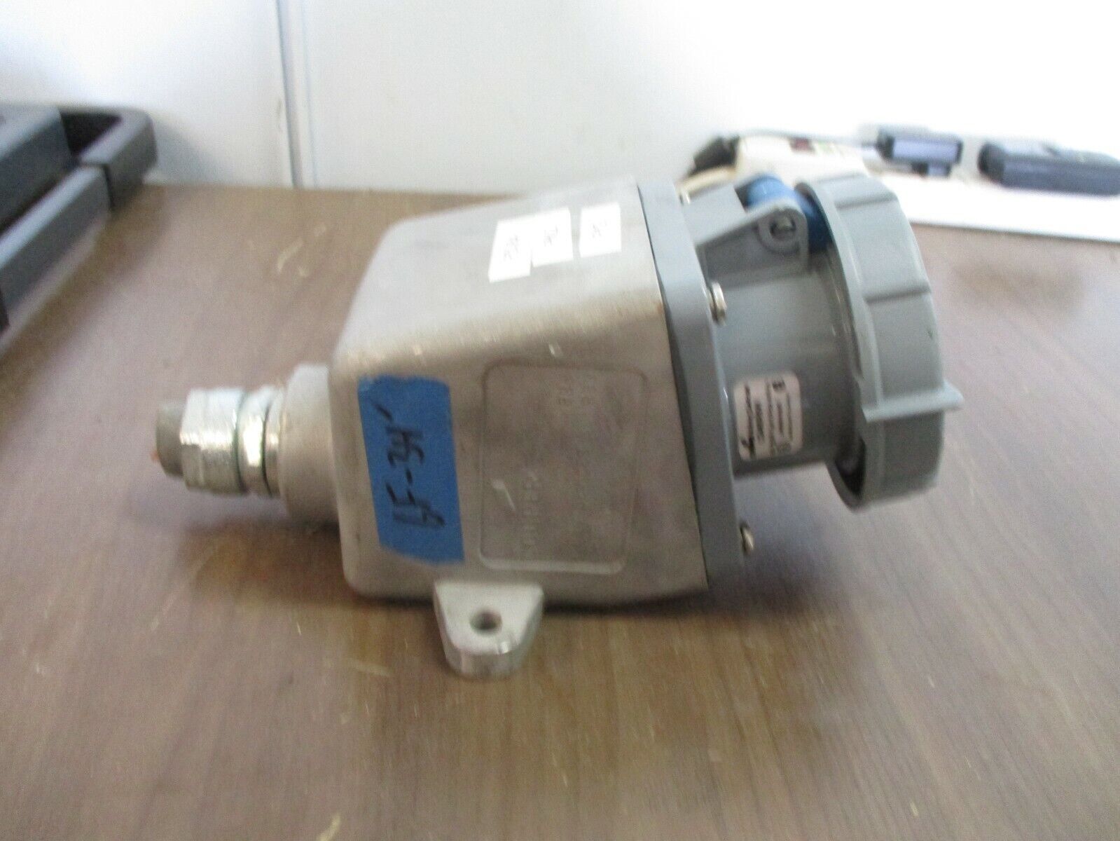 Cooper Receptacle w/ Base CD460R9W 60A 250V 3P 4W Used