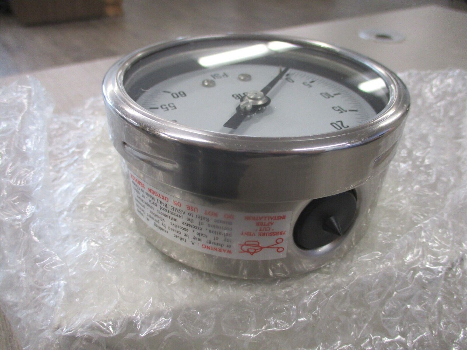 PIC Pressure Gauge 4001-4LD 4" SST 1/4" NPT Lower 0-60PSI New Surplus