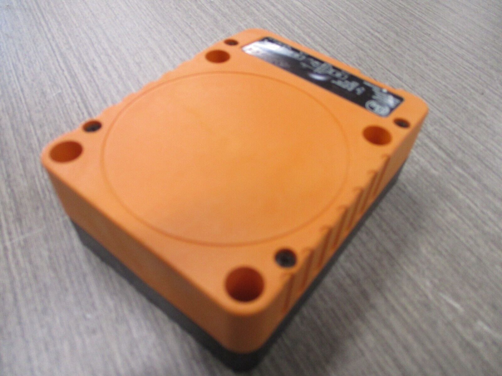 ifm efector 100 Inductive Proximity Sensor ID8505 New Surplus