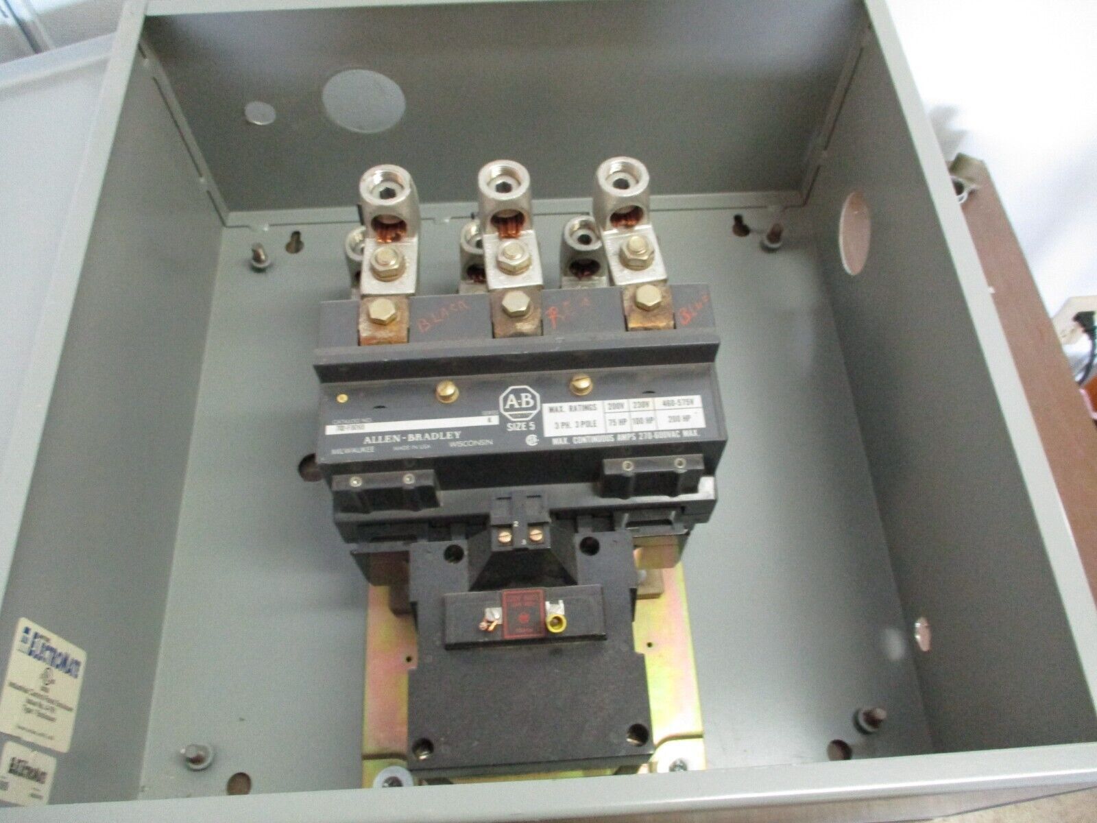 Allen-Bradley Enclosed Size 5 Starter 702-FOD93 Ser. K 120V Coil 270A 600V Used