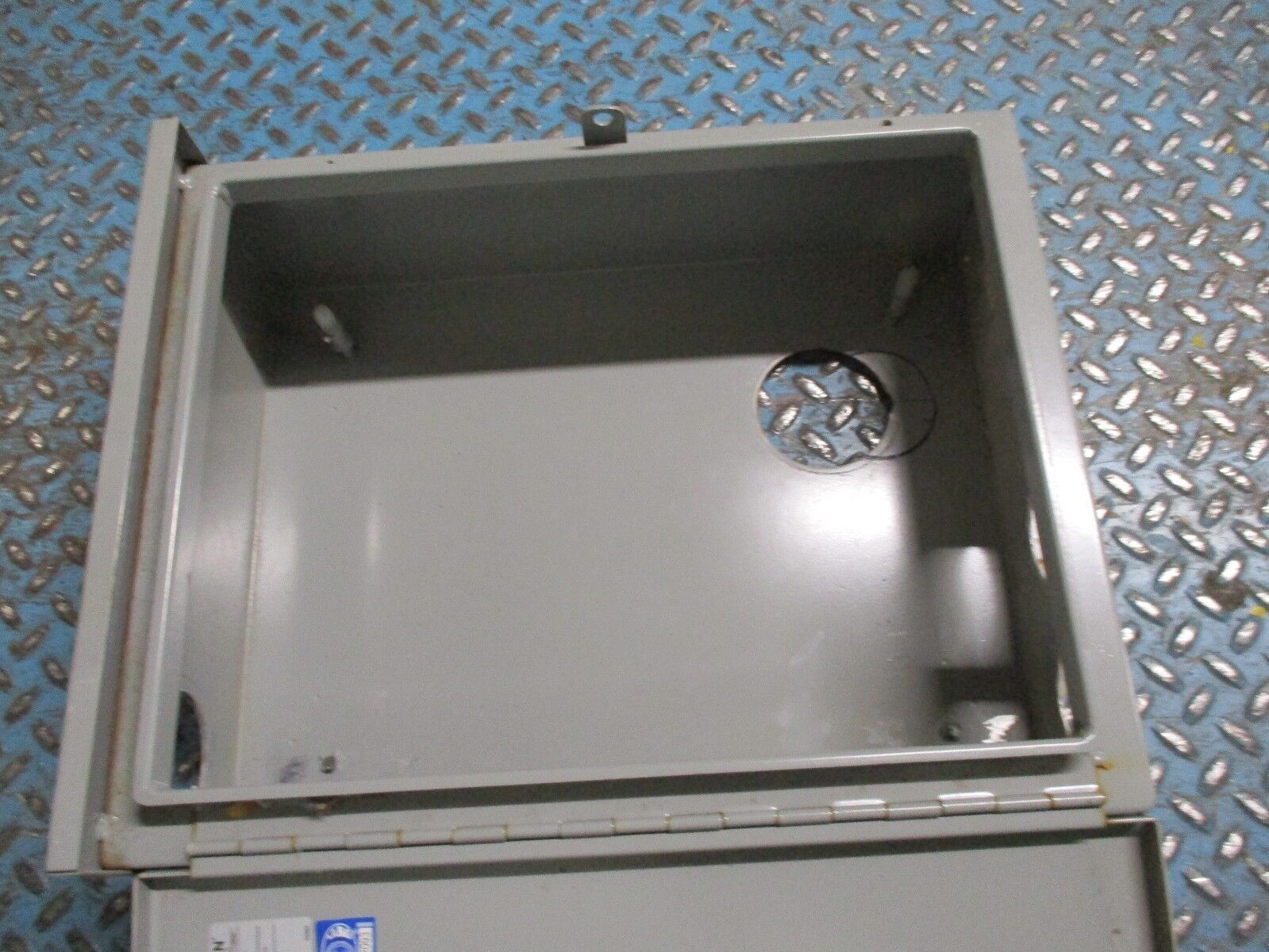 Wiegmann 3R Enclosure RHC201606 Size: 20x16x06" Used