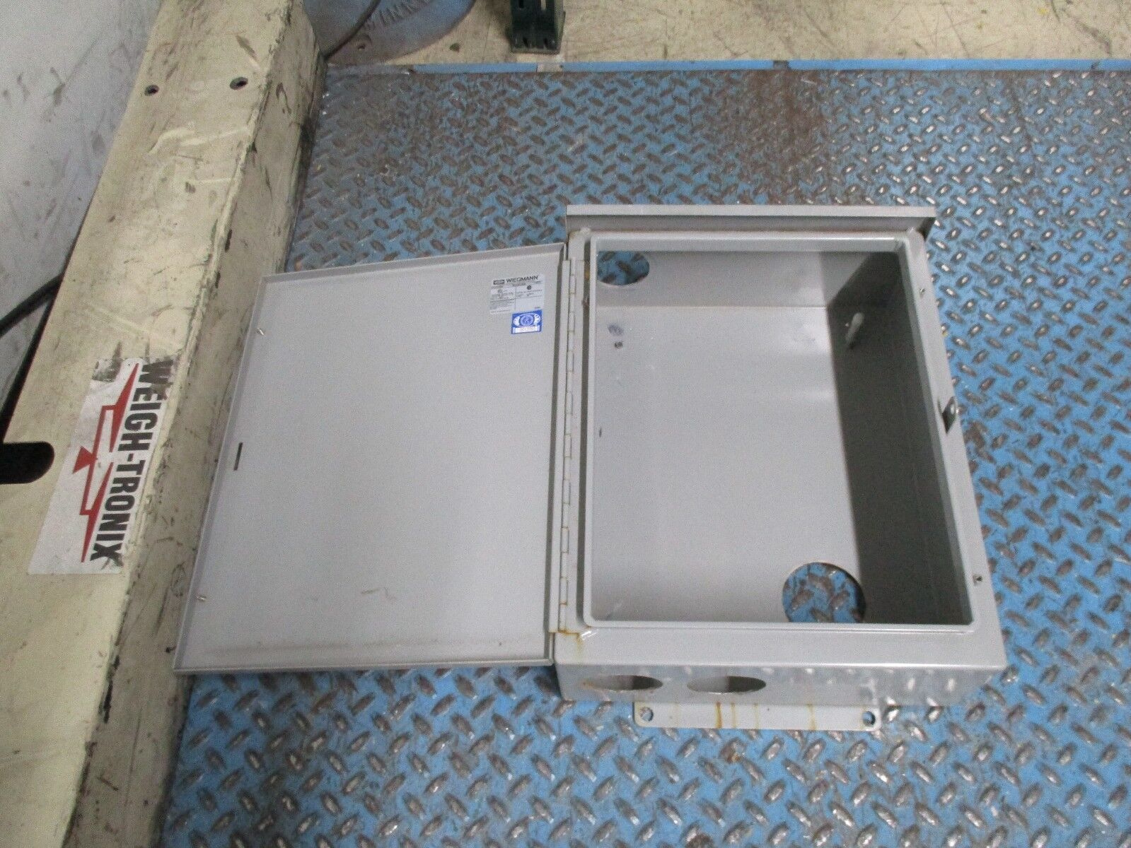 Wiegmann 3R Enclosure RHC201606 Size: 20x16x06" Used