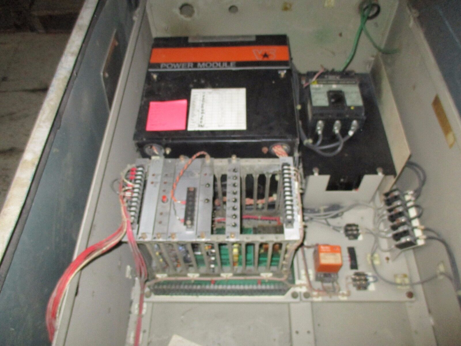 Reliance DC Drive 25C61 25HP *Broken Hinges* Used