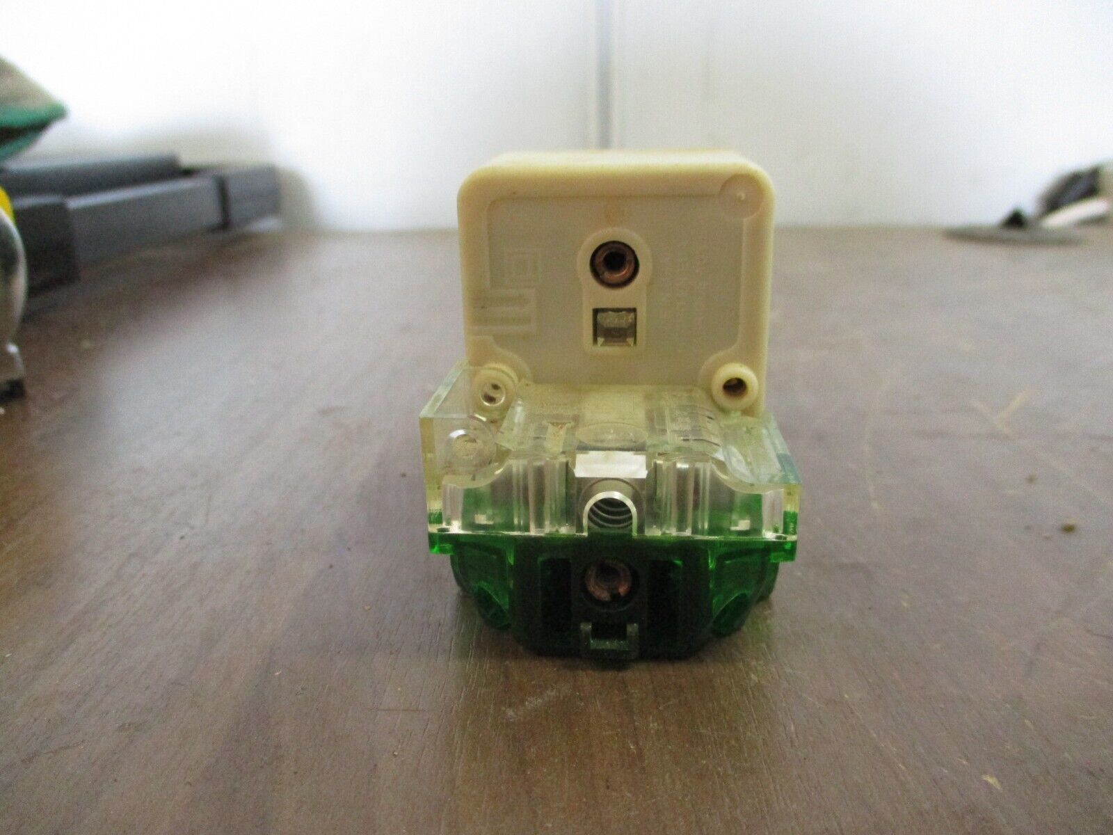 Square D Illuminated Push Button 9001 KM1 Ser. H 110-120V 50-60Hz Green Used