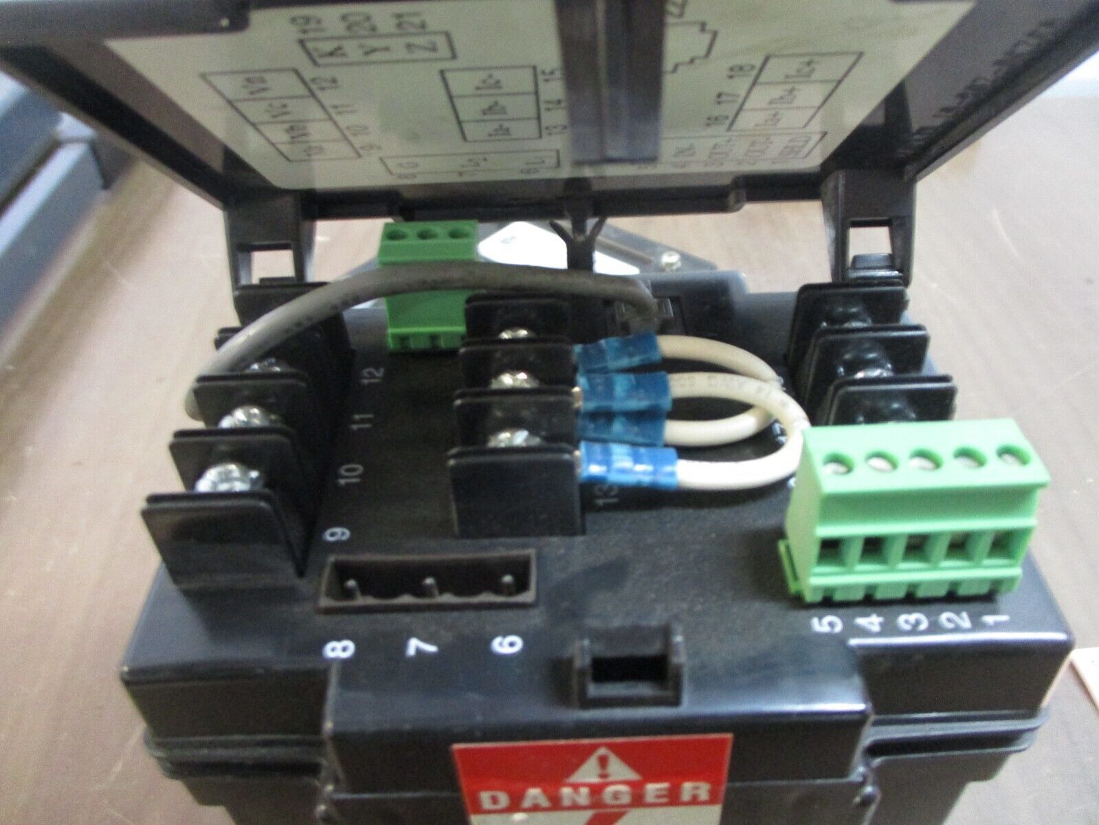 Square D PowerLogic Power Meter w/ Display 3020/PM-600 / 3020 PMD-32 Used