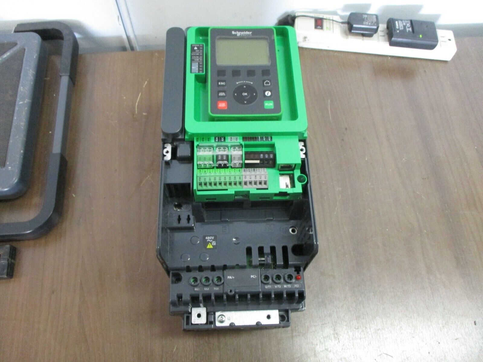 Schneider Electric Altivar 630 AC Drive ATV630U75N4 10HP 3Ph w/ Keypad Used