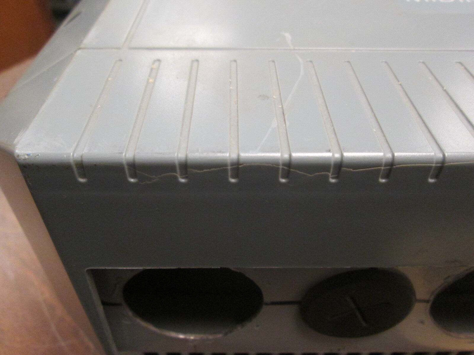 Siemens Midimaster 6SE9523-0DG40 20HP, Used *Cracked Cover*