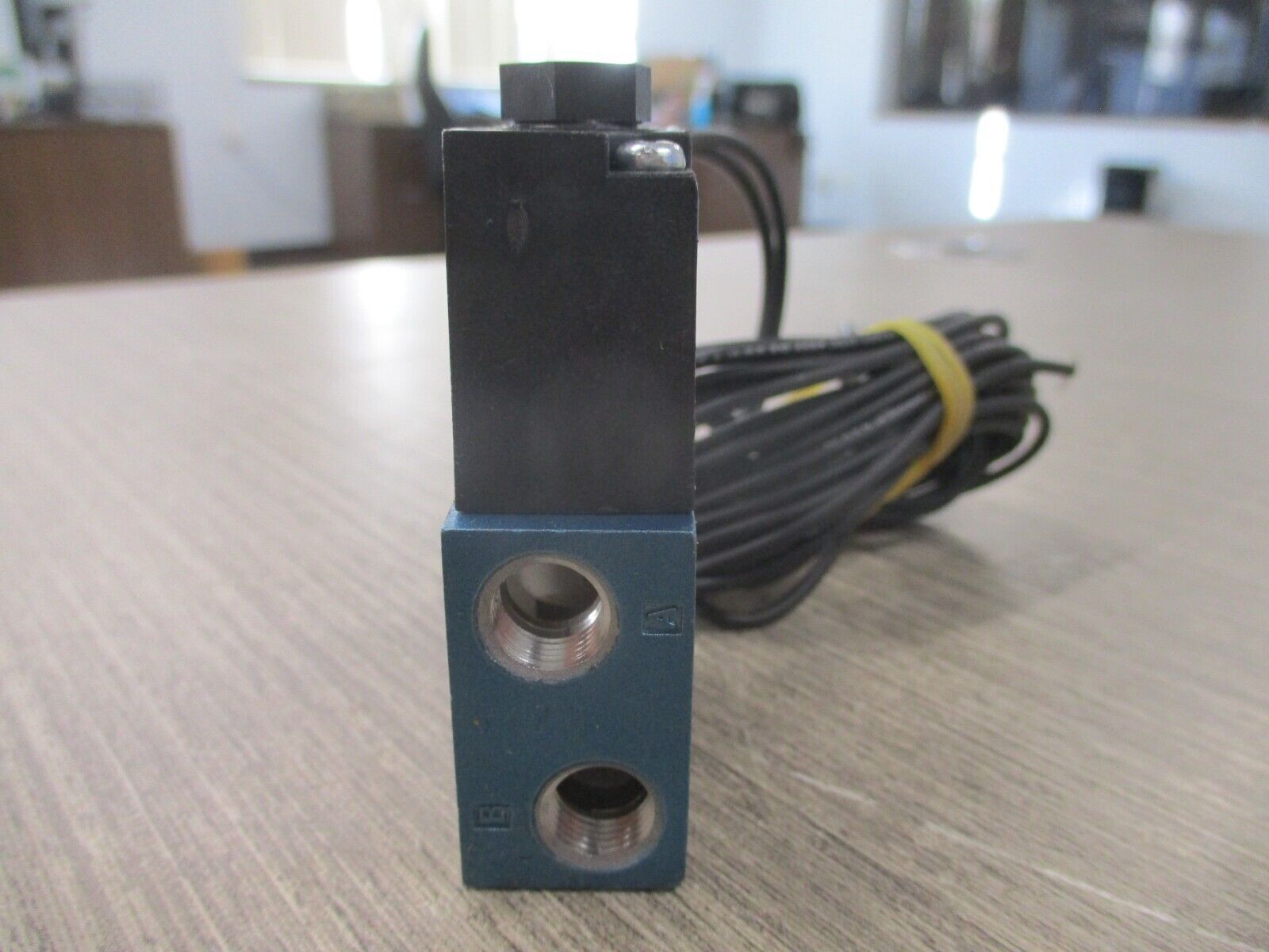 MAC Solenoid Valve 45A-SA2-DAAE-2MA 120V 5.4 W VAC to 120 PSI Used