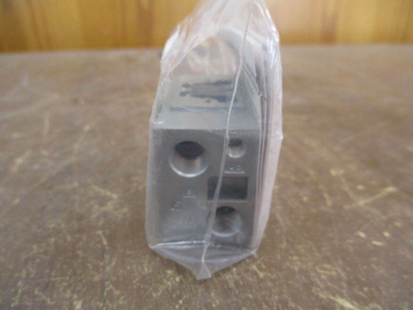 Numatics Manifold Block 229-718 New Surplus