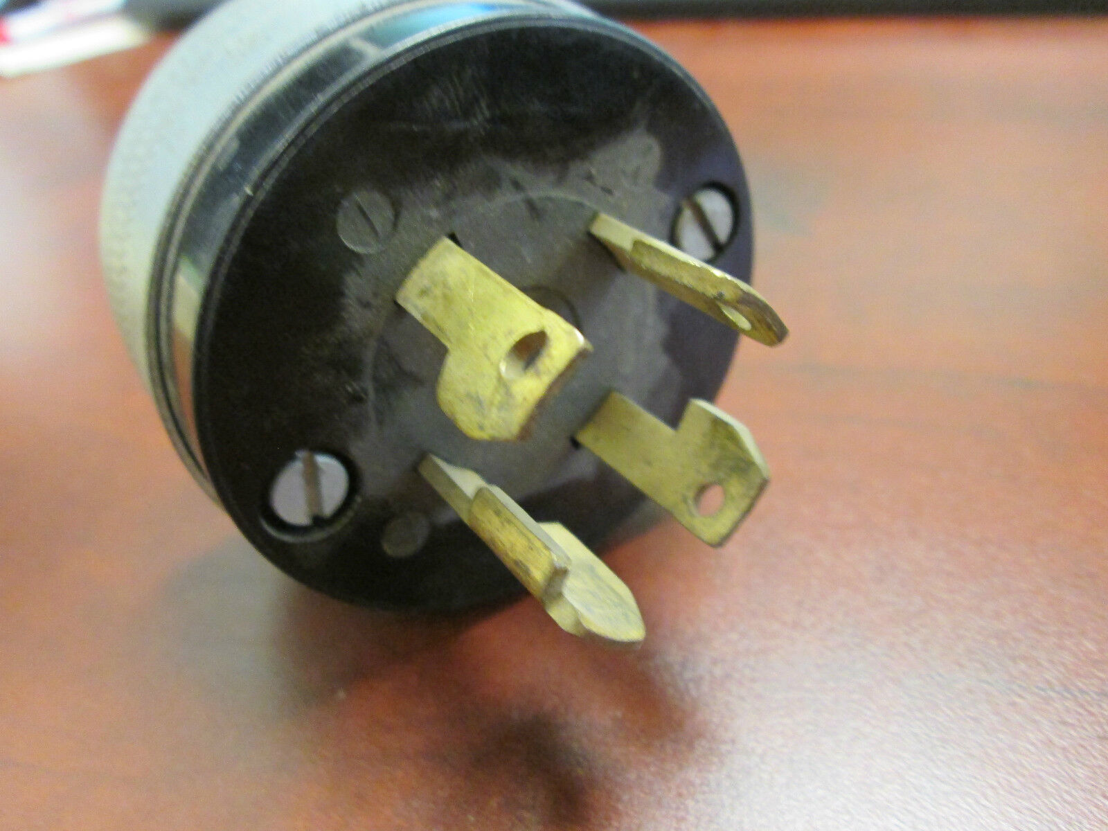 Arrow Hart Hart Lock Plug 30A 250V New Surplus