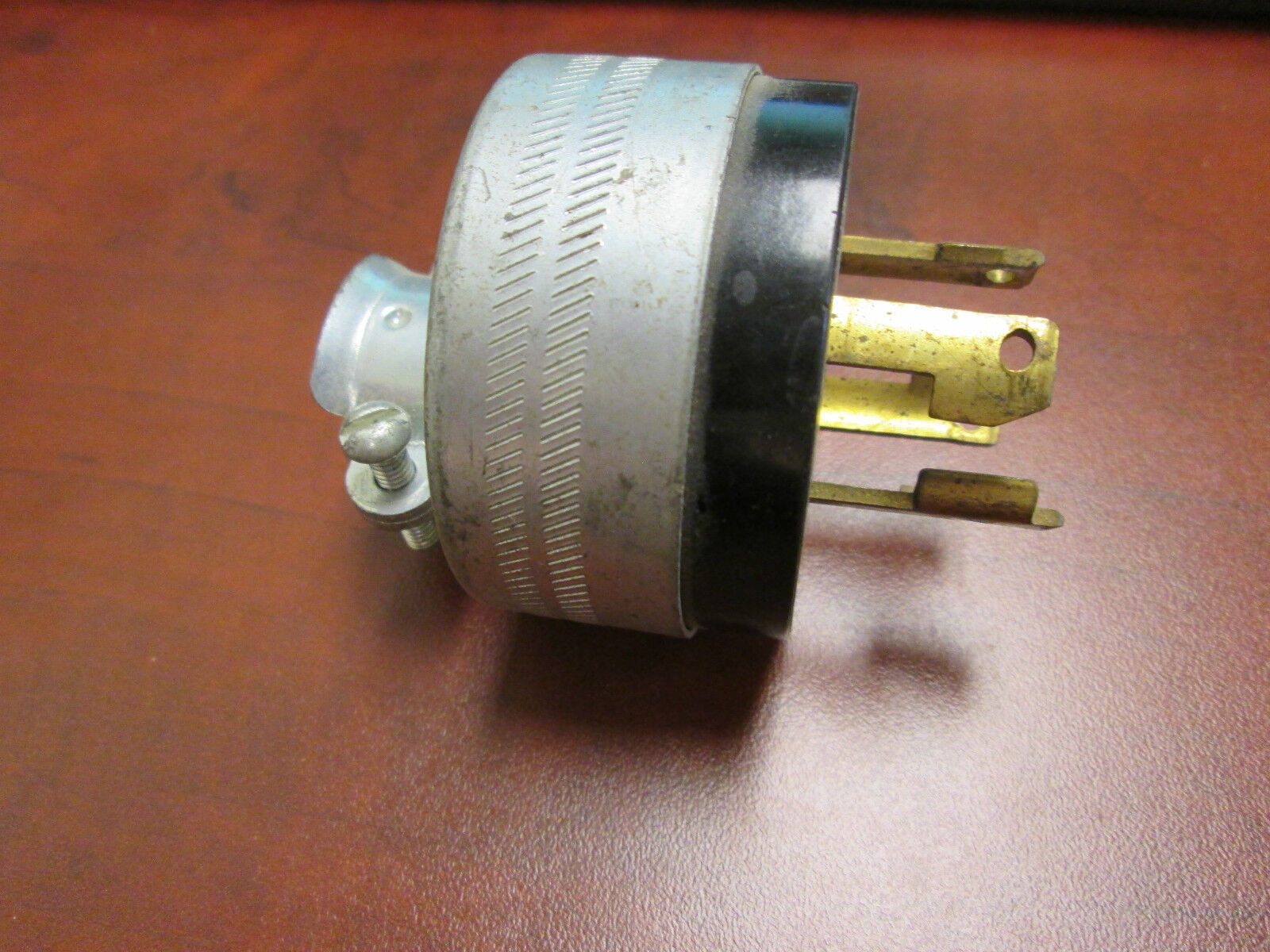 Arrow Hart Hart Lock Plug 30A 250V New Surplus