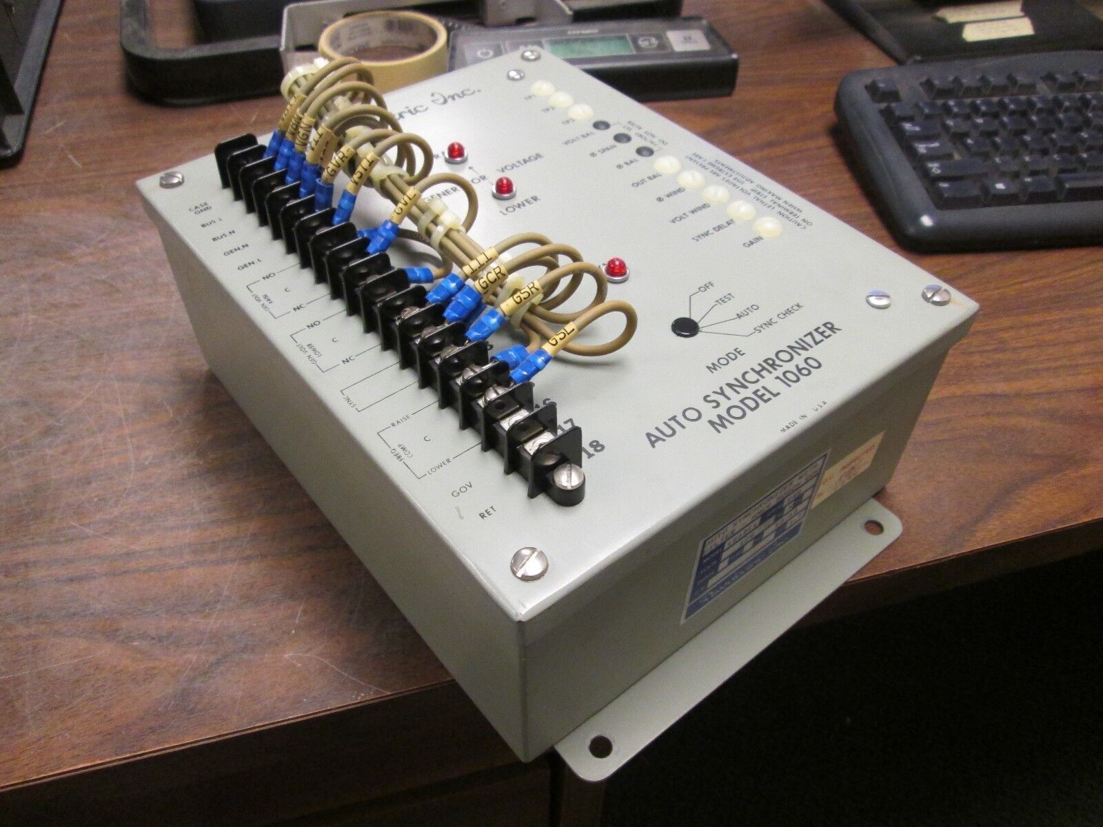 Russelectric Model 1060 Auto Synchronizer 1060F1 120V AC 50/60 Hz