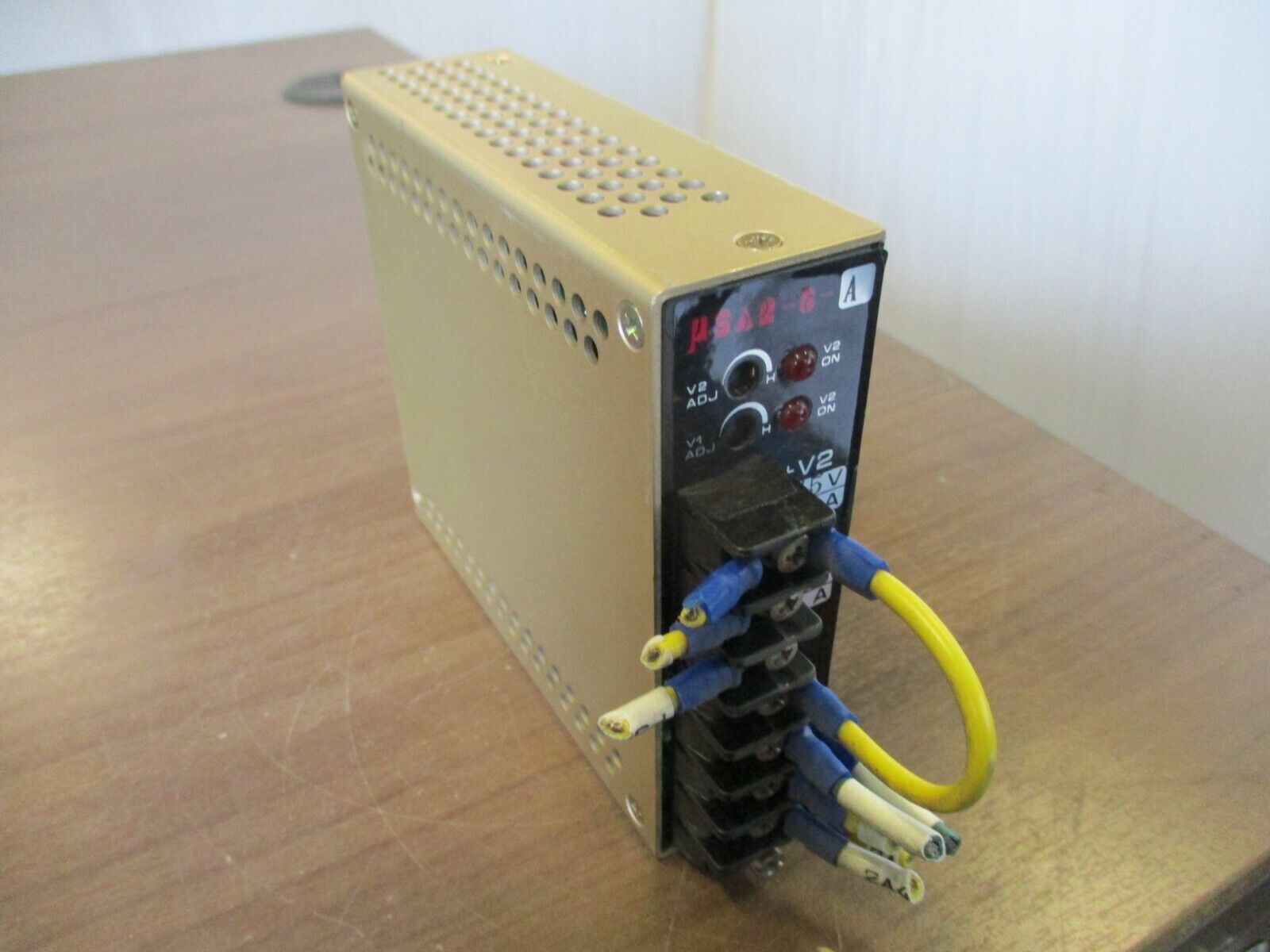Nipron Power Supply PSA2-6-A Input: 170-264VAC 220-330VDC Output: 15V Used