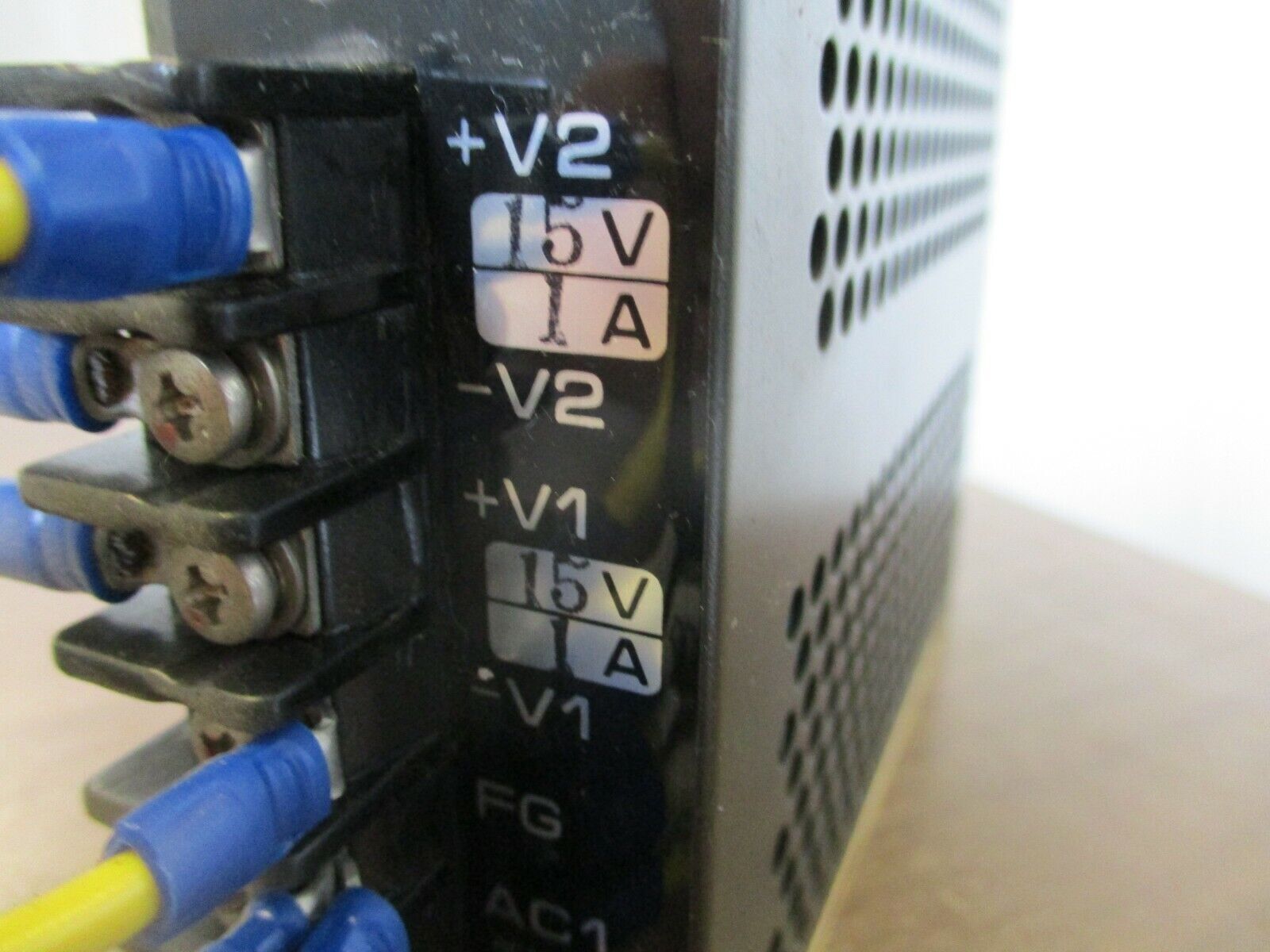 Nipron Power Supply PSA2-6-A Input: 170-264VAC 220-330VDC Output: 15V Used