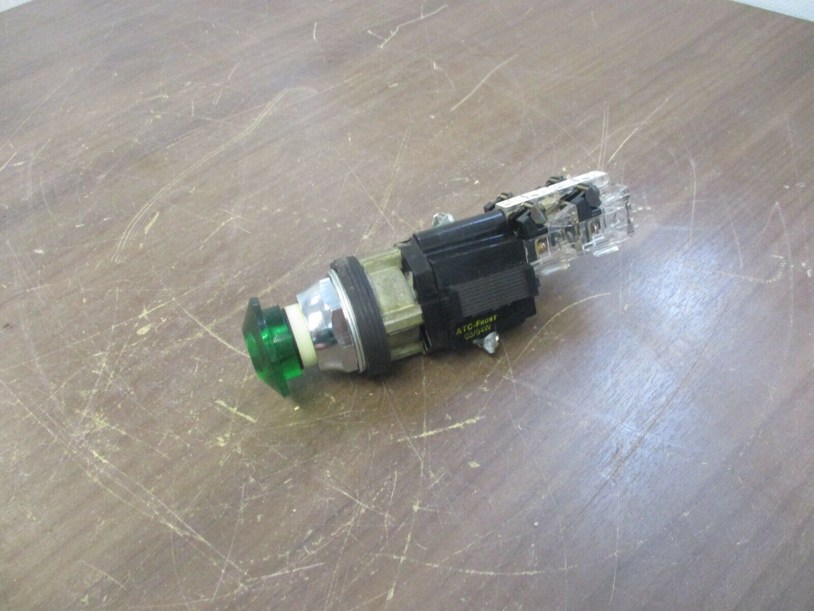 Westinghouse Illuminated Push Button PB1T1B Model B 120V 60Hz Green Used