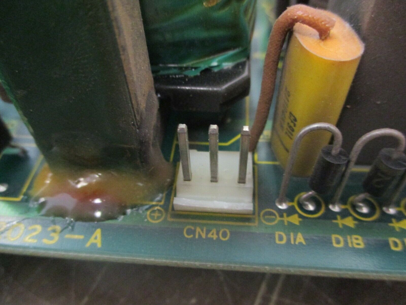 Toshiba Drive Power Board VT3D-2023A Used **Broken Mount Clip**