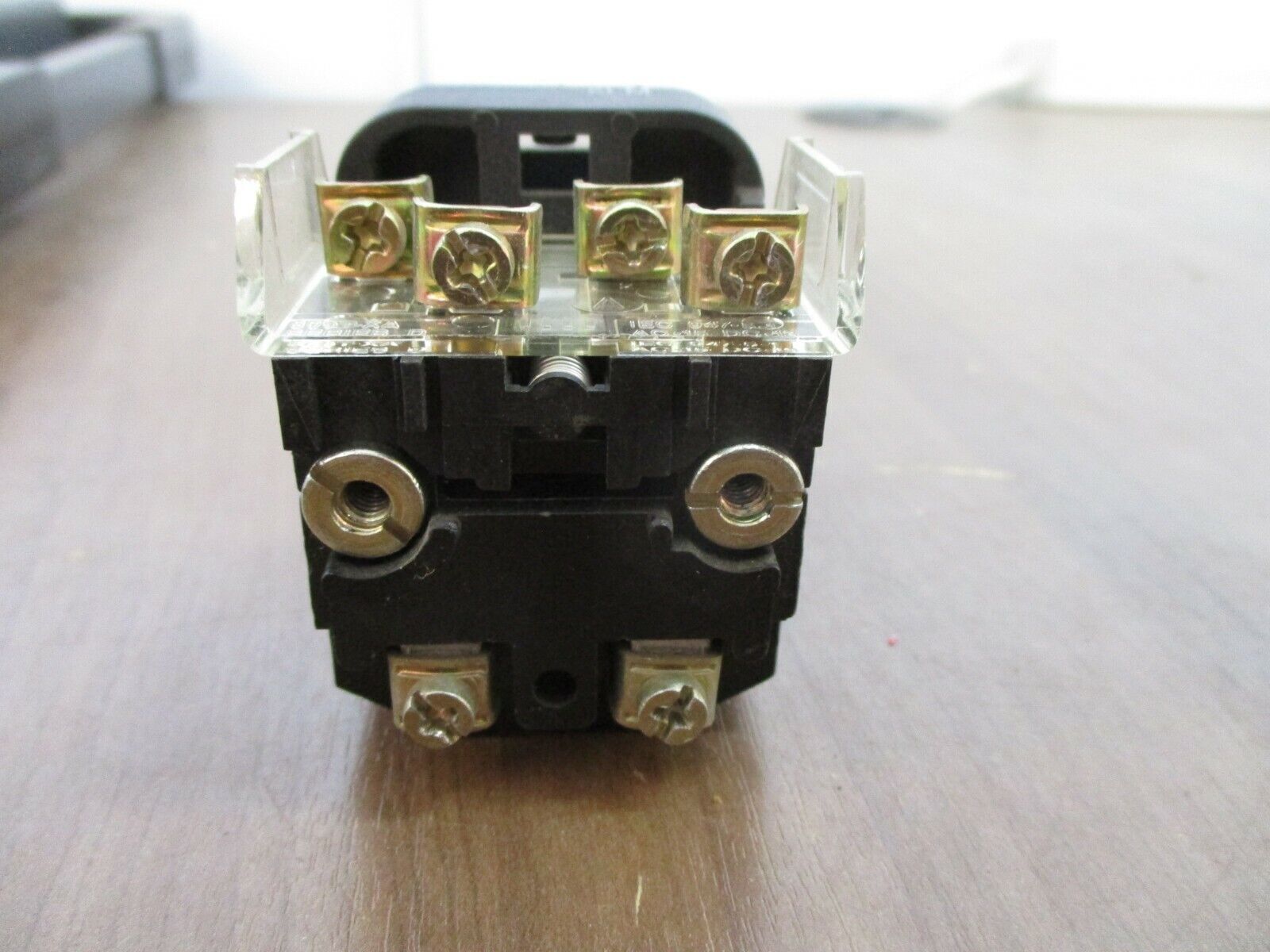 Allen-Bradley Illuminated Push Button 800H-PRB16 Ser. F Amber 120V 50/60Hz Used
