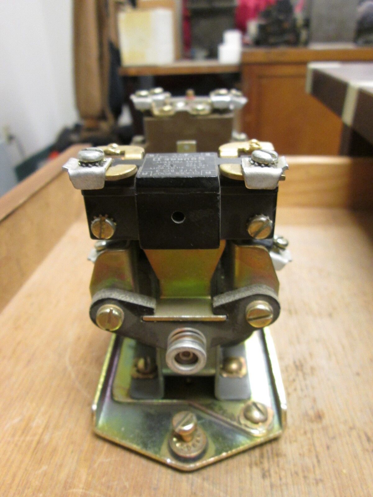 Square D Pneumatic Relay 9050 B0-3D 120V Coil Used