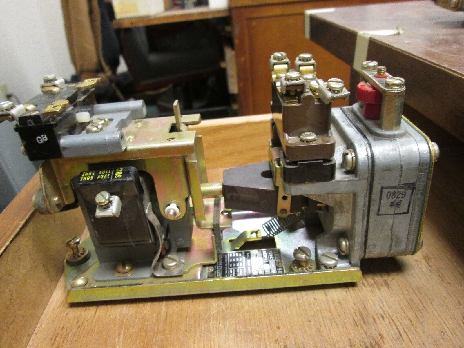 Square D Pneumatic Relay 9050 B0-3D 120V Coil Used