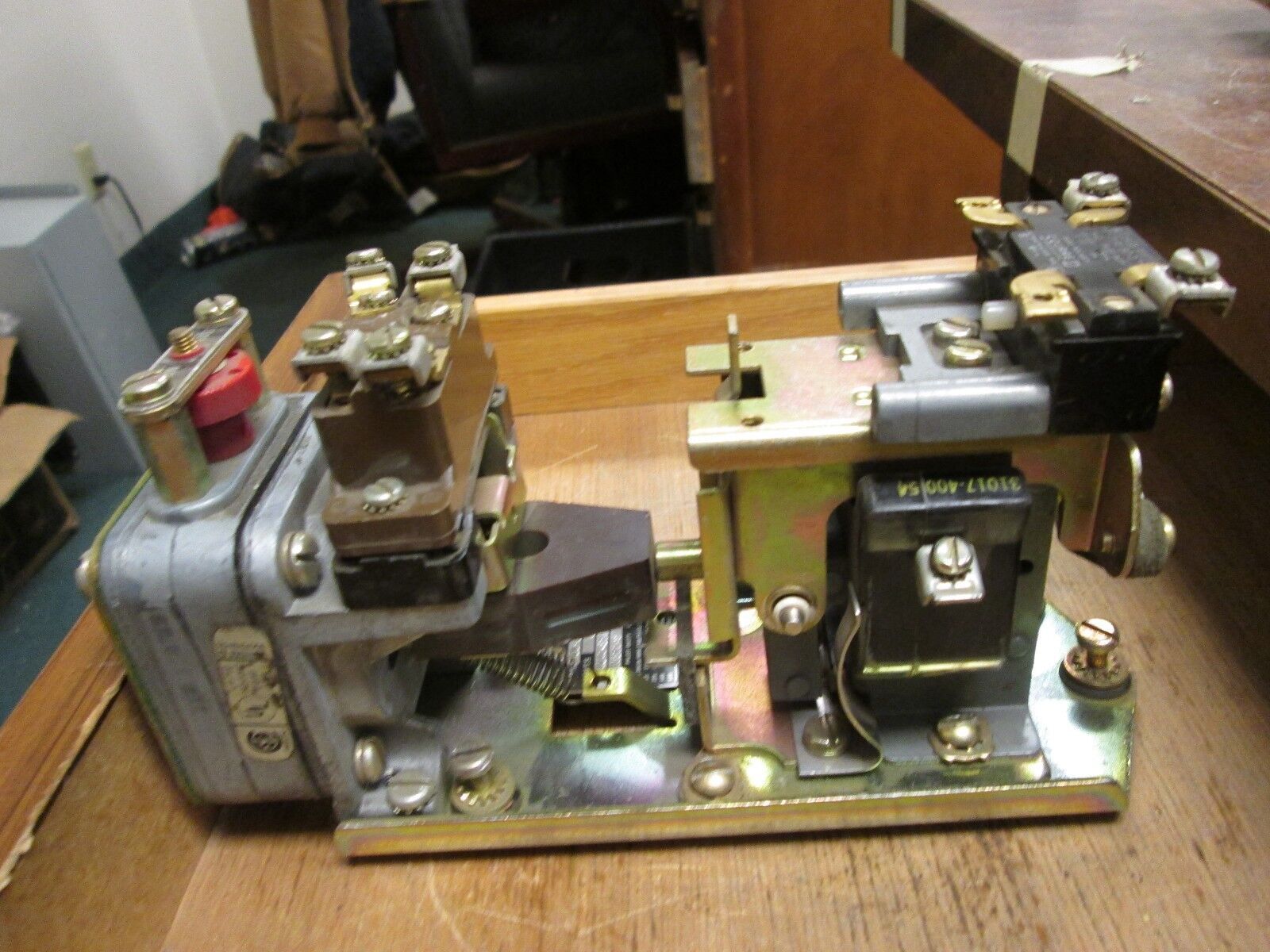 Square D Pneumatic Relay 9050 B0-3D 120V Coil Used