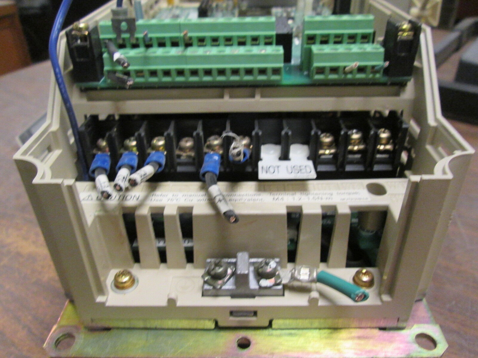 Yaskawa E7 AC Drive CIMR-E7U42P2 0.5HP 3Ph w/ Keypad *No Cover* Used