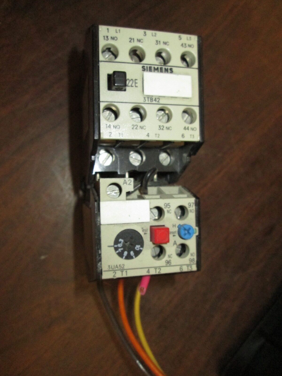 Siemens Contactor 3TB4217-0A; 3UA52 00-1J 6,3-10A 22.5A 600V Used