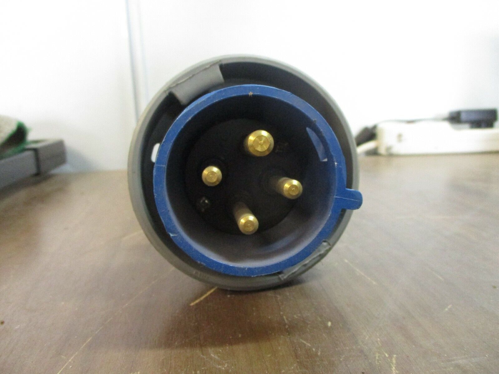 Hubbell Plug 430P9V04 30A 250V 3Ph Used