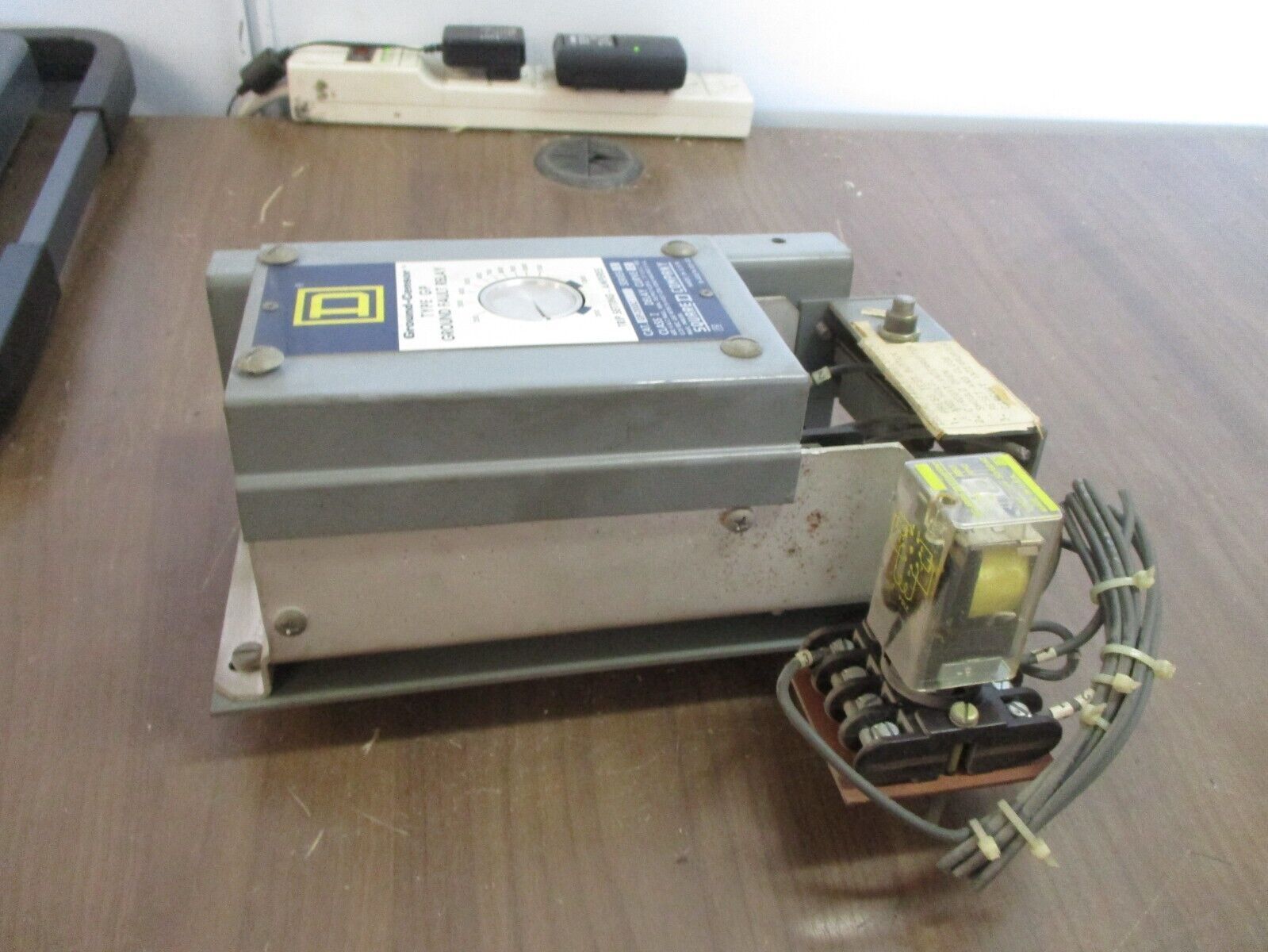 Square D Type GP Ground Powered Time Delay Ground Fault Relay GP-200C Used