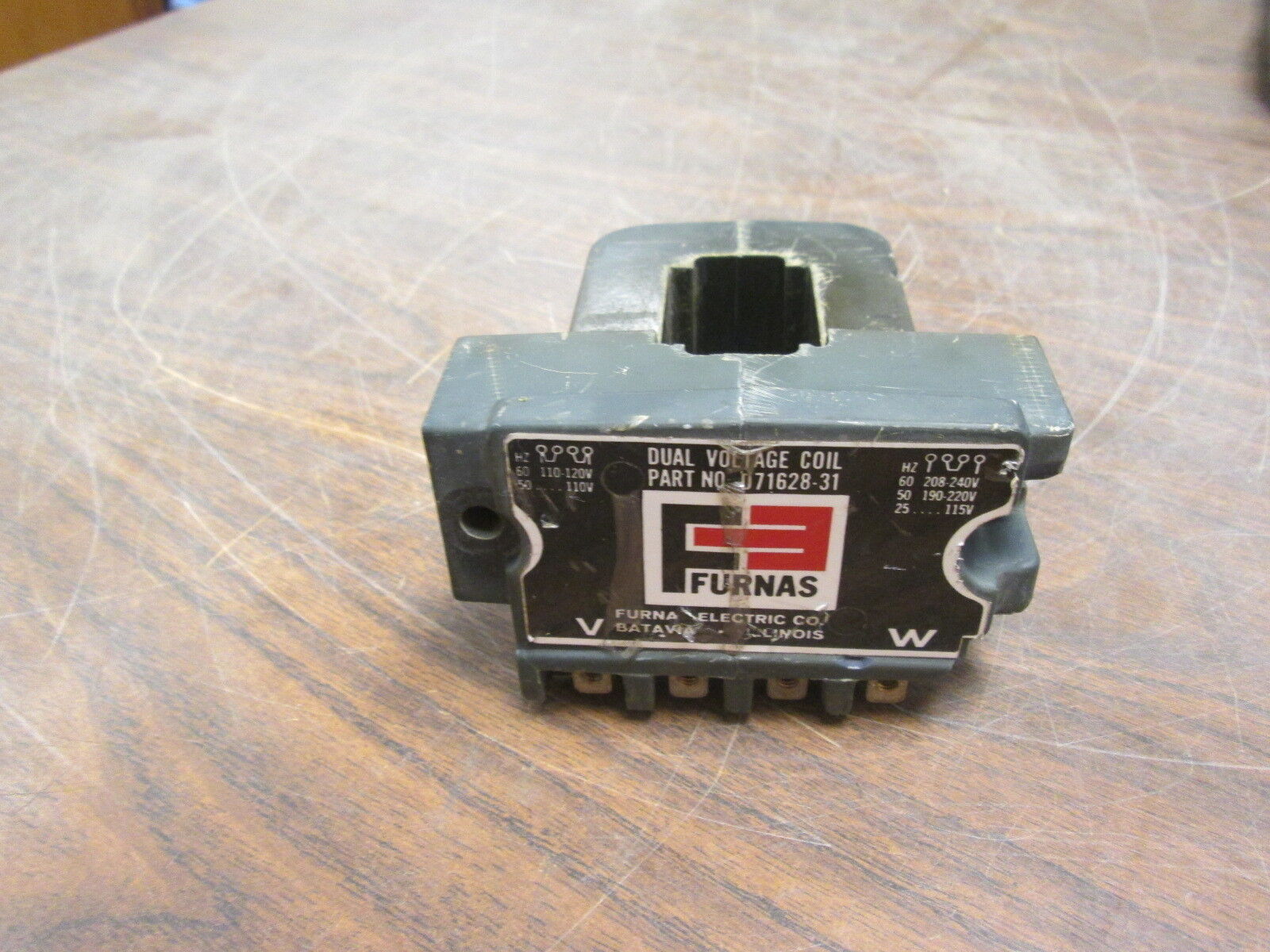 Furnas Dual Voltage Coil D71628-31 115V@25Hz *Chipped Insulator* Used