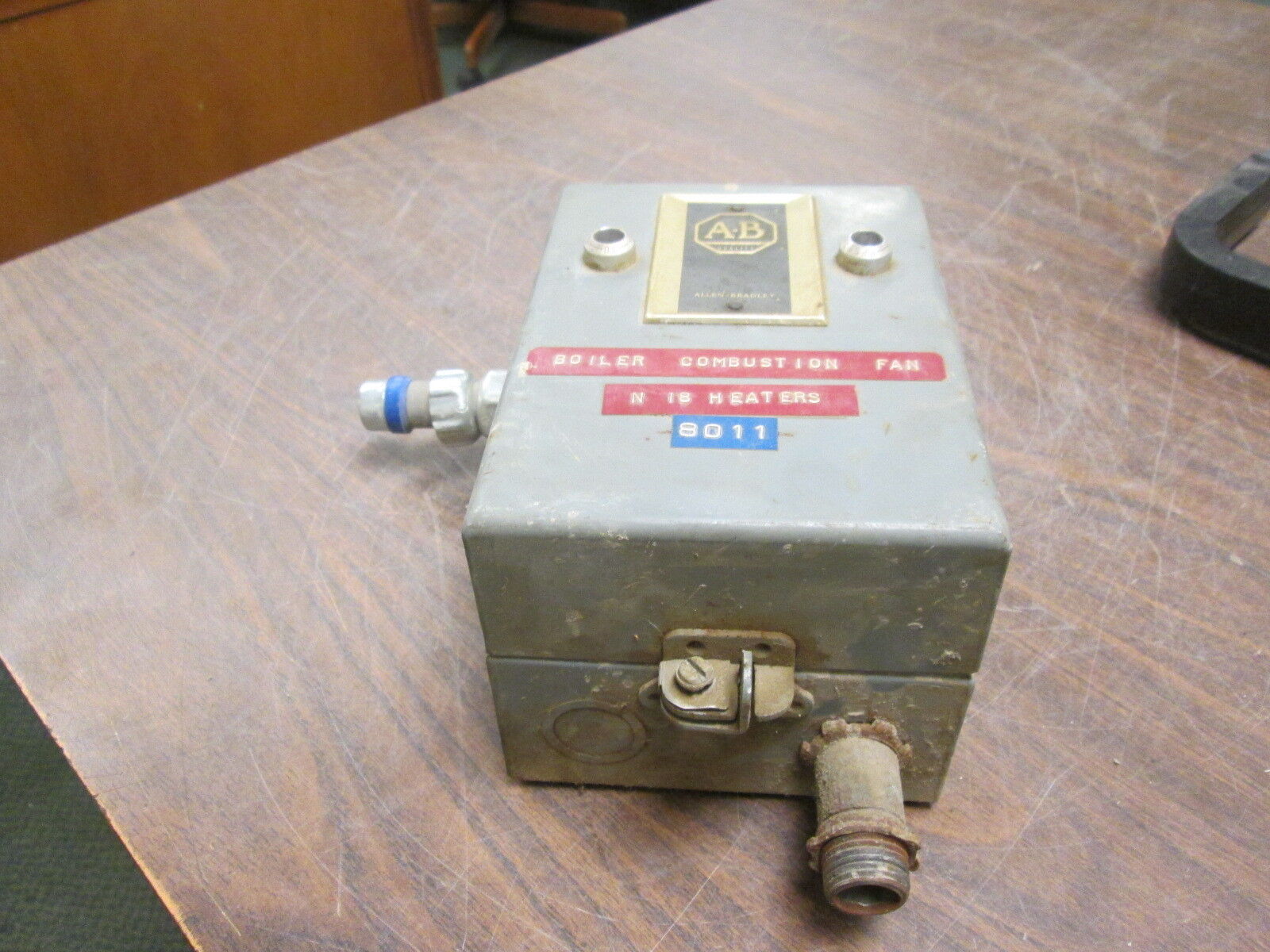 Allen-Bradley Enclosed Size 00 Starter 709TAD 120V Coil Used