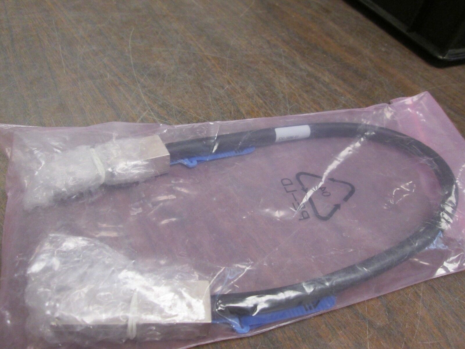 Sun / Oracle External Mini SAS Cable 530-3886-01 12" New Surplus
