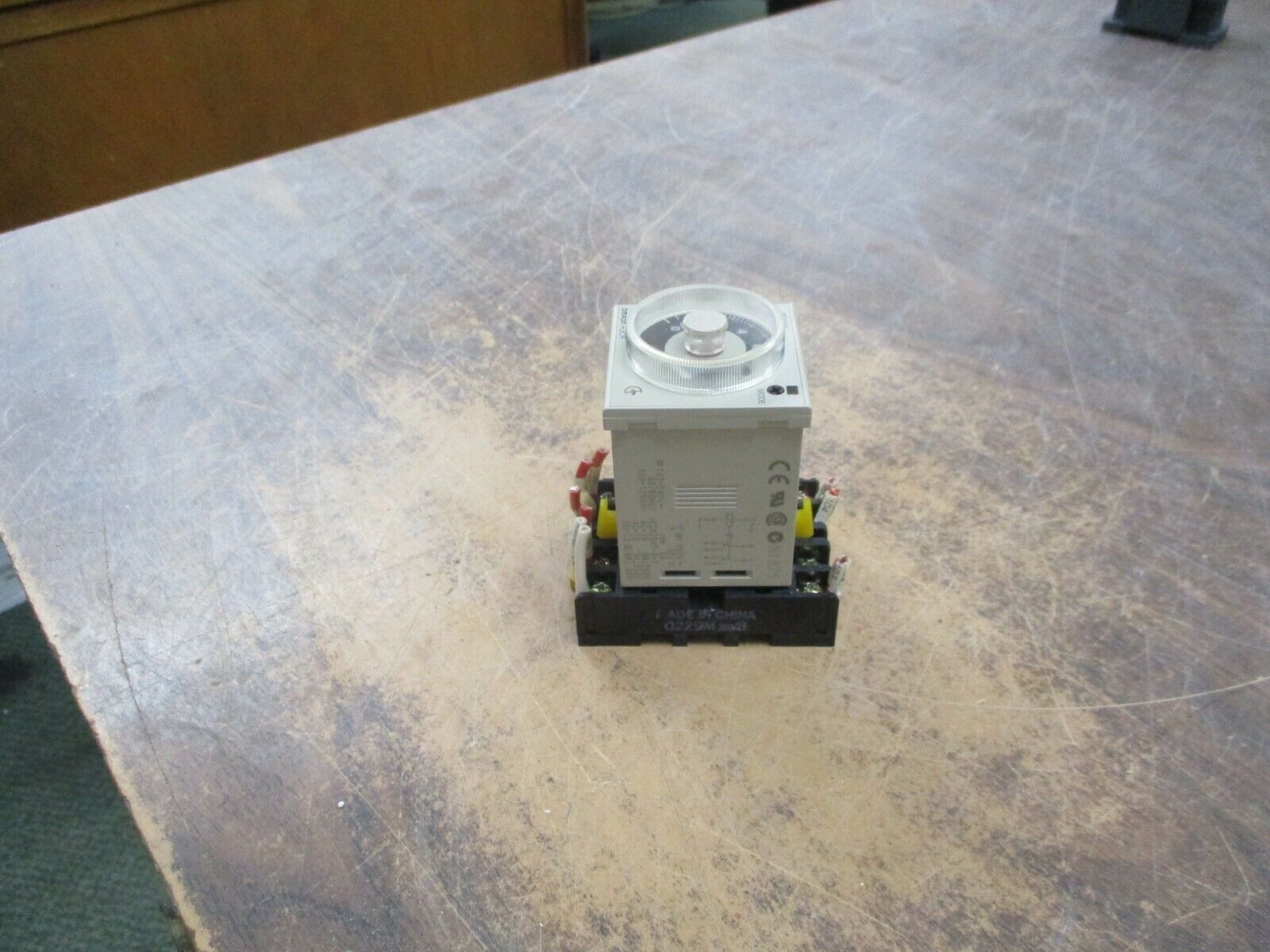 Omron Timer H3CR-A8E 100-240VAC 50/60Hz 100-125VDC Used