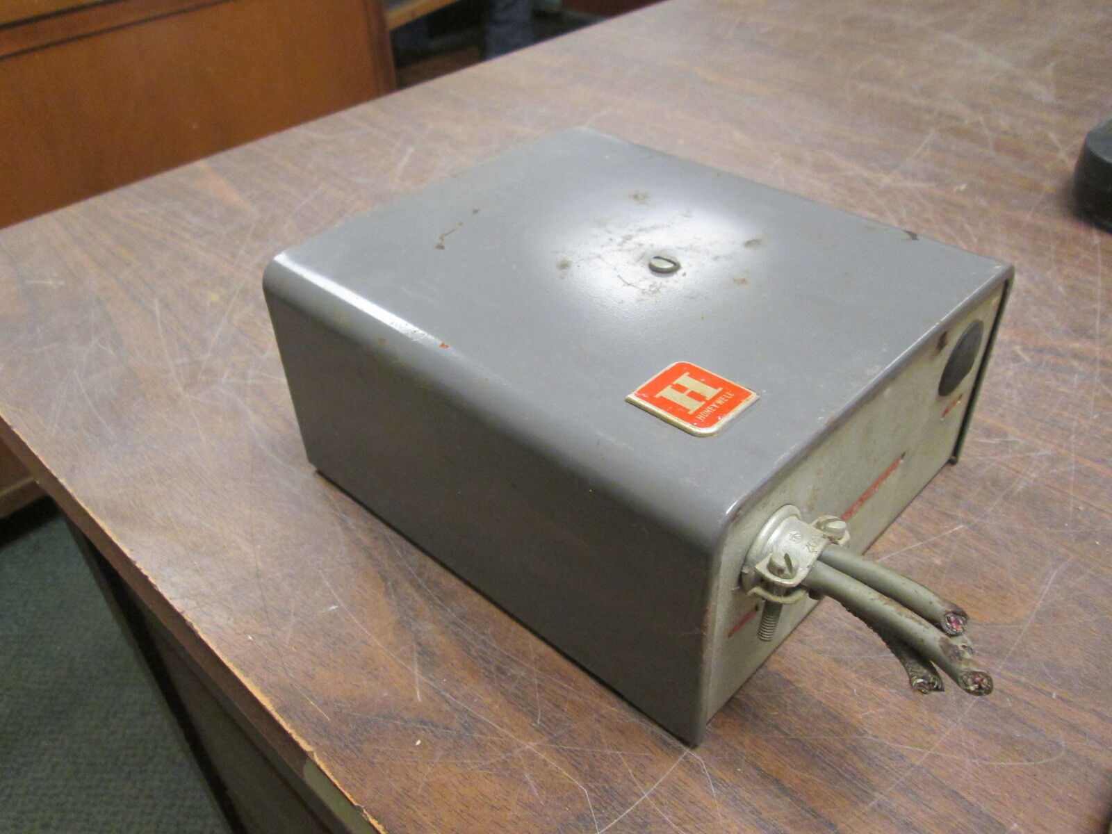 Honeywell Transistor Motor Amplifier R7080A 1005-3 120V 50/60Hz Used