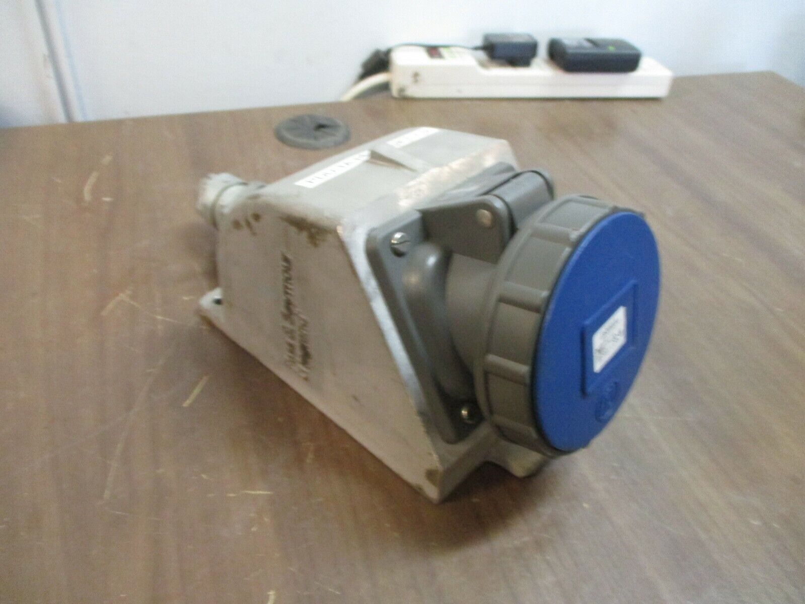Pass & Seymour Legrand Watertight Receptacle PS360R6-W 60A 250V 2P 3W Used