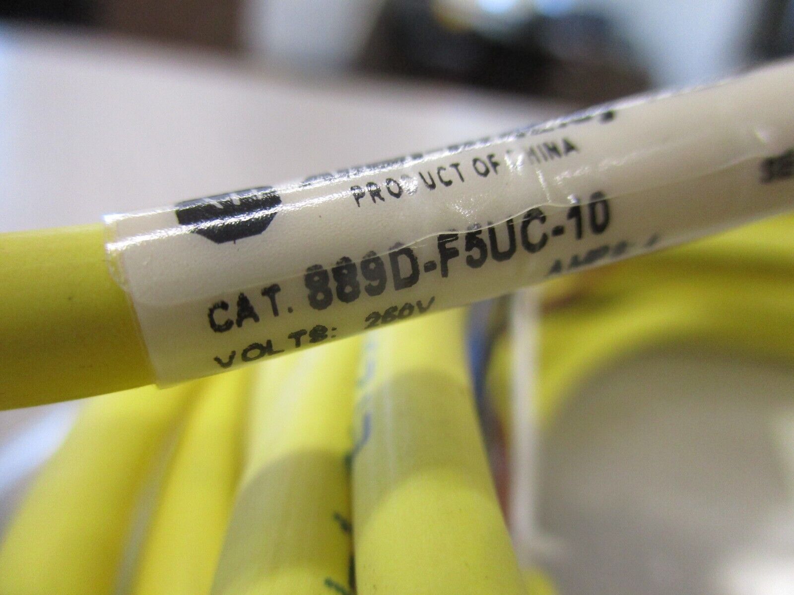 Allen-Bradley Cordset 889D-F5UC-10 Ser. B 250V 4A Used