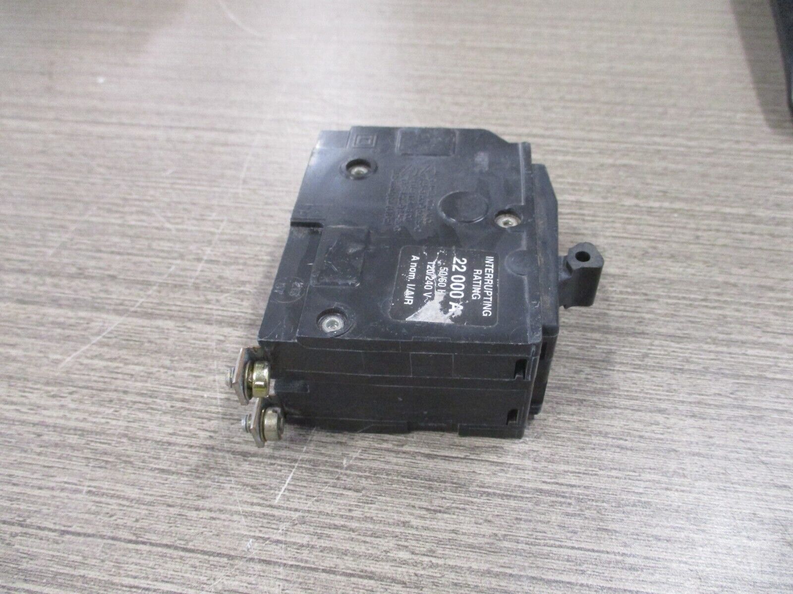 Square D Bolt-On Circuit Breaker Q0B230VH 30A 120/240V 2P 22kA Used
