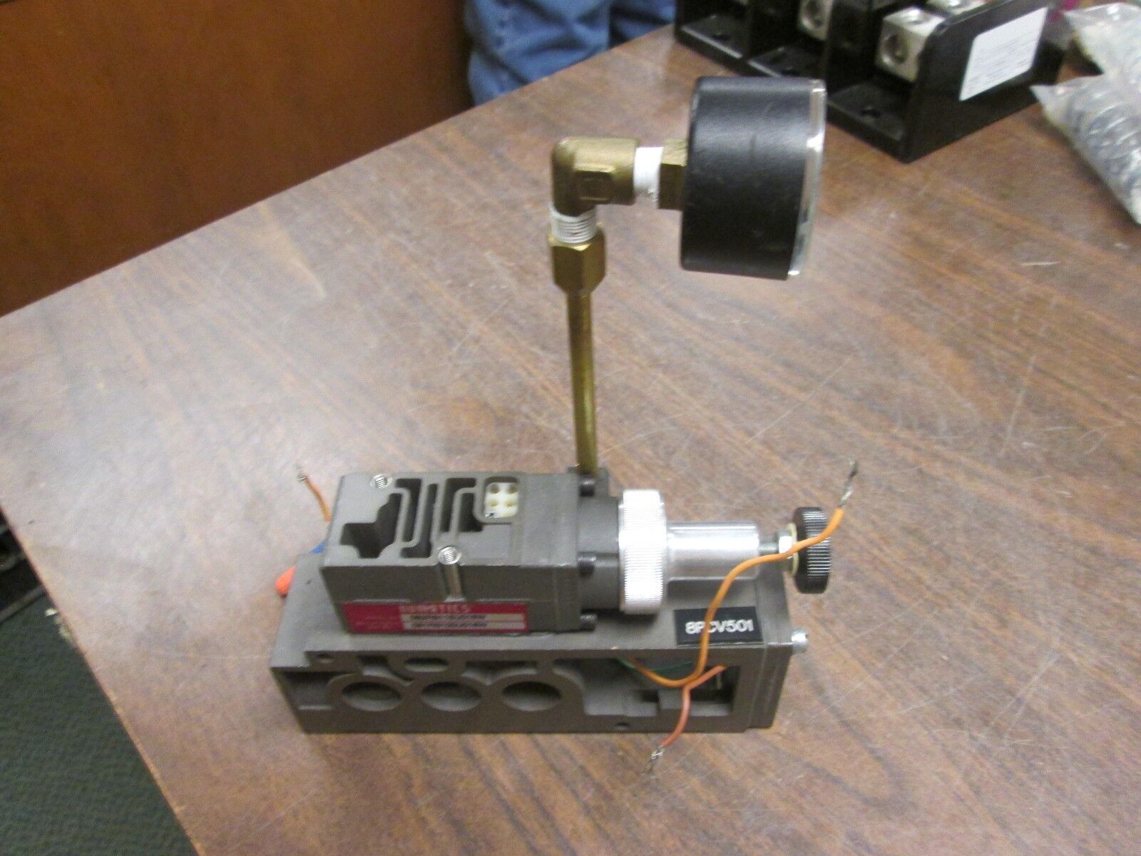 Numatics Pressure Regulator w/ Gauge 082RS115U016W Range: 0-160PSI Used