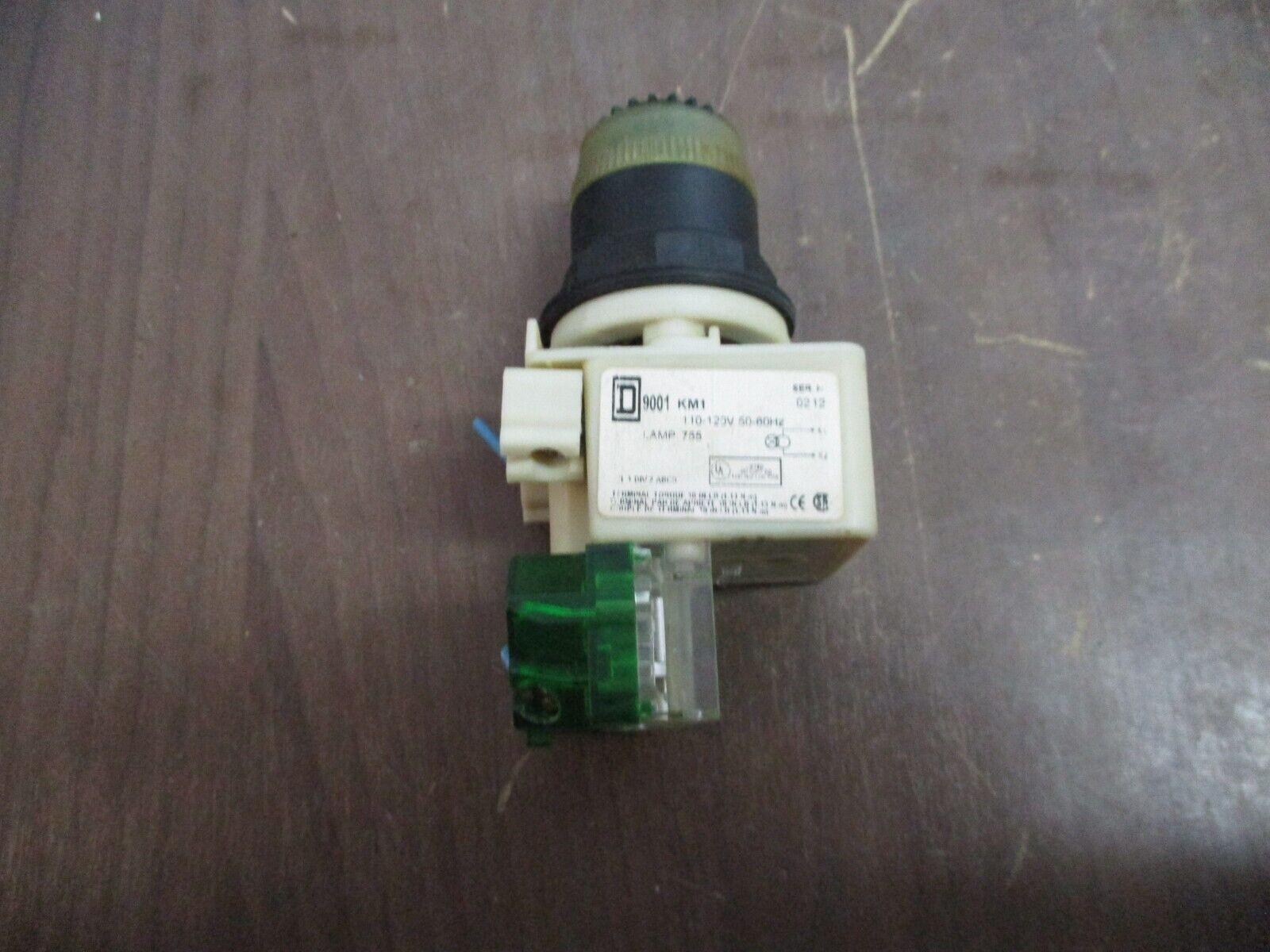 Square D Illuminated Push Button 9001 KM1 Ser. H 110-120V 50-60Hz Green Used